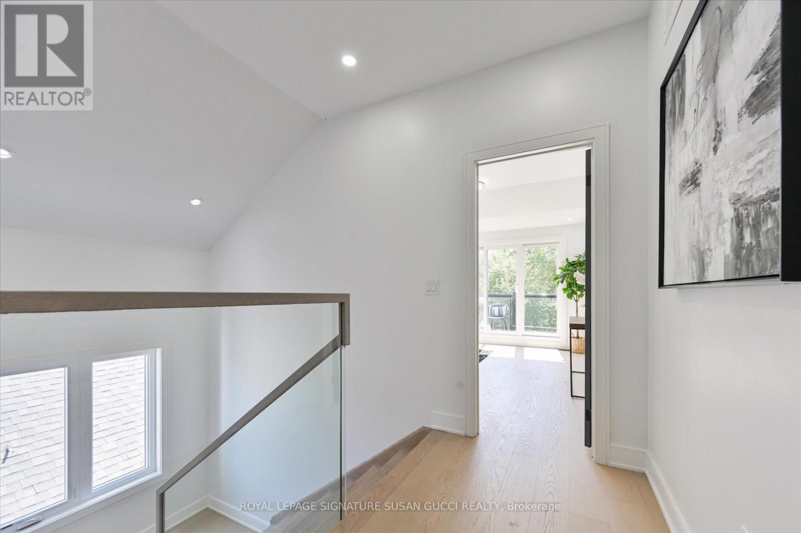 354 Woodmount Avenue, Toronto, Ontario  M4C 4A5 - Photo 16 - E12226831