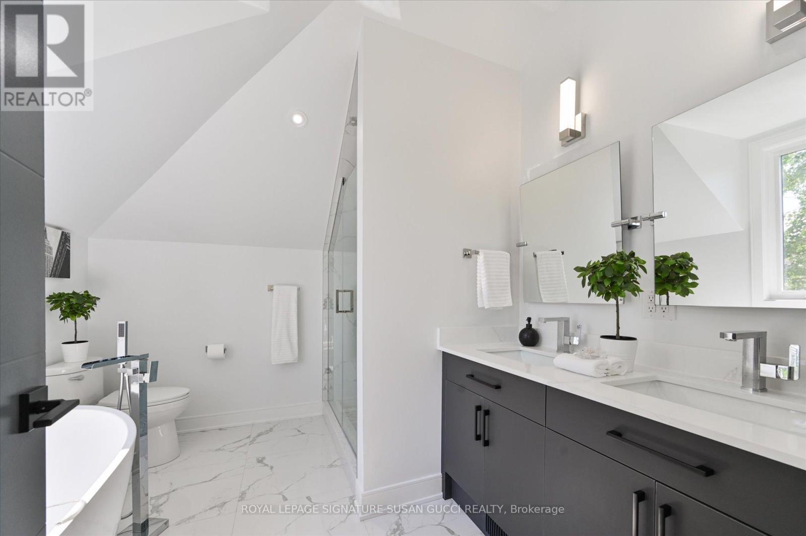 354 Woodmount Avenue, Toronto, Ontario  M4C 4A5 - Photo 21 - E12226831