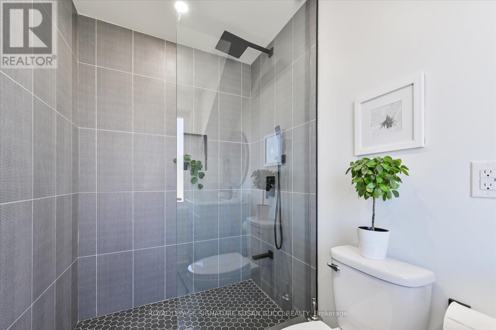 354 Woodmount Avenue, Toronto, Ontario  M4C 4A5 - Photo 30 - E12226831