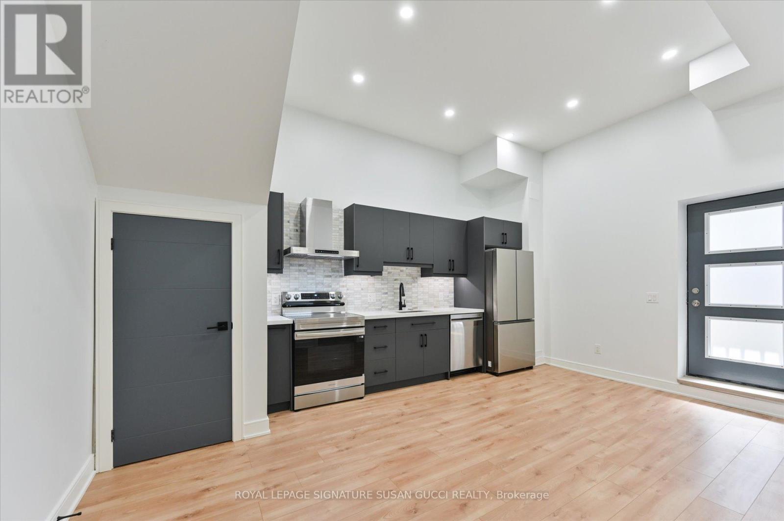 354 Woodmount Avenue, Toronto, Ontario  M4C 4A5 - Photo 35 - E12226831