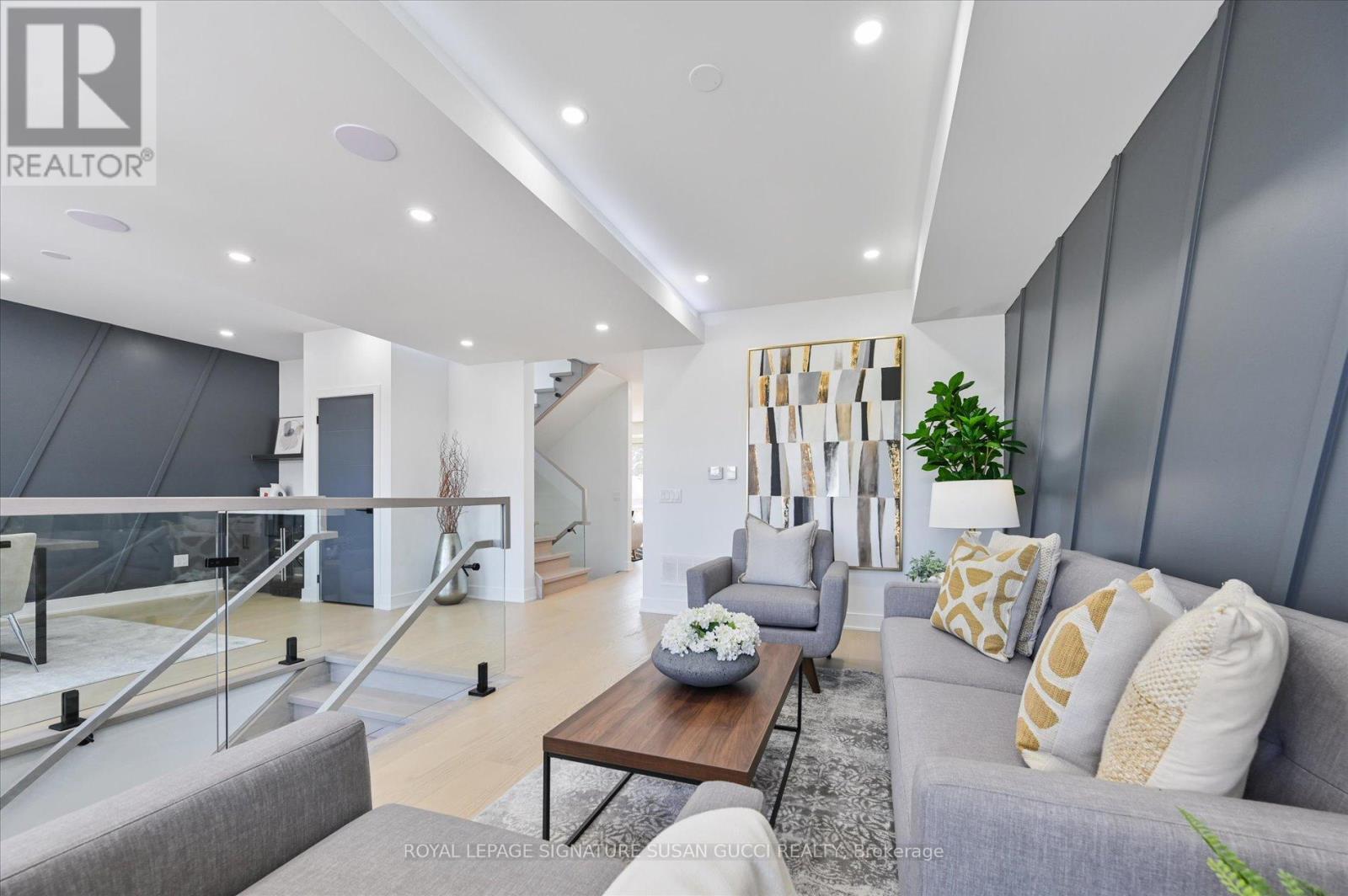 354 Woodmount Avenue, Toronto, Ontario  M4C 4A5 - Photo 6 - E12226831