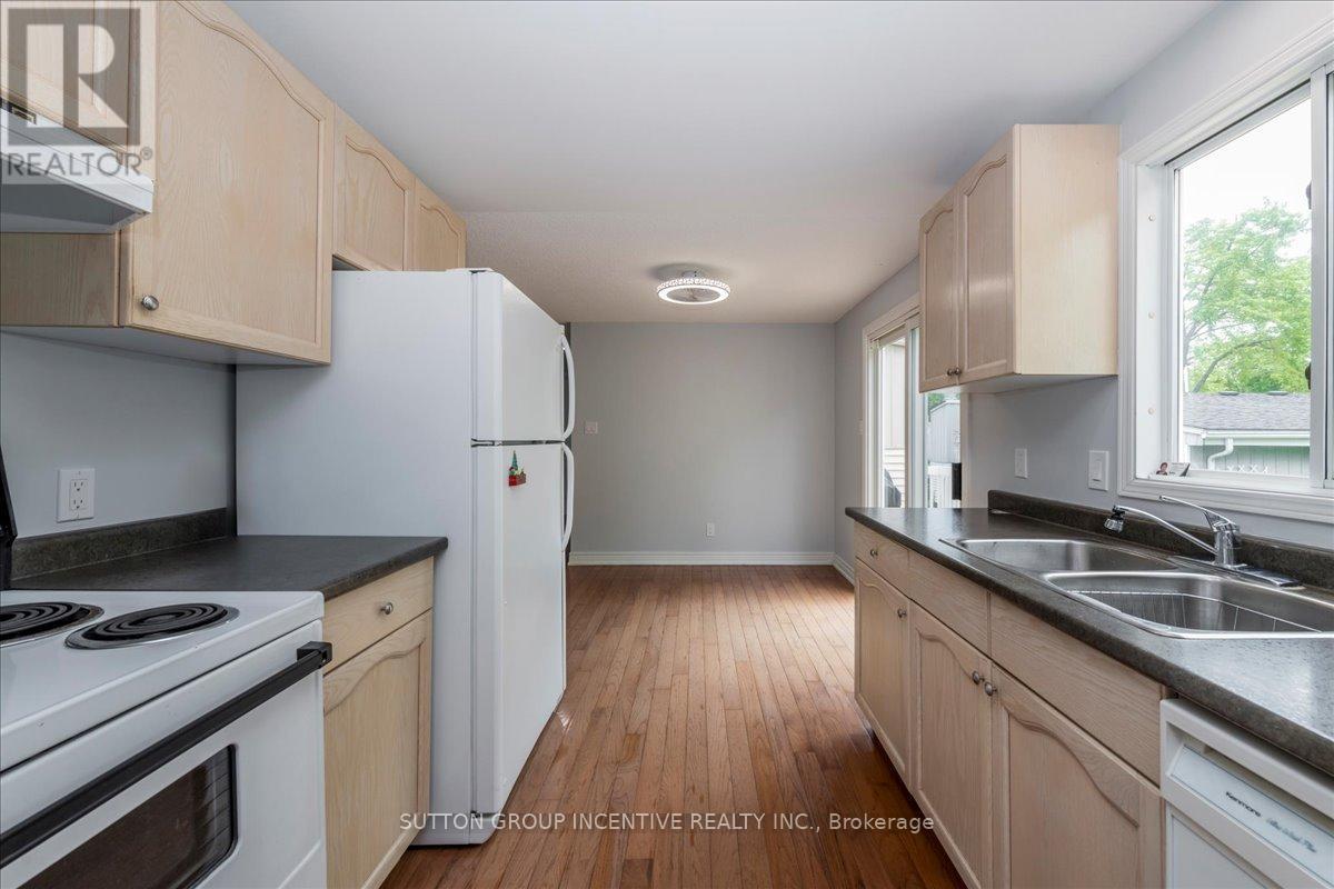 3 Comforts Cove, Innisfil, Ontario  L9S 1S3 - Photo 10 - N12226942