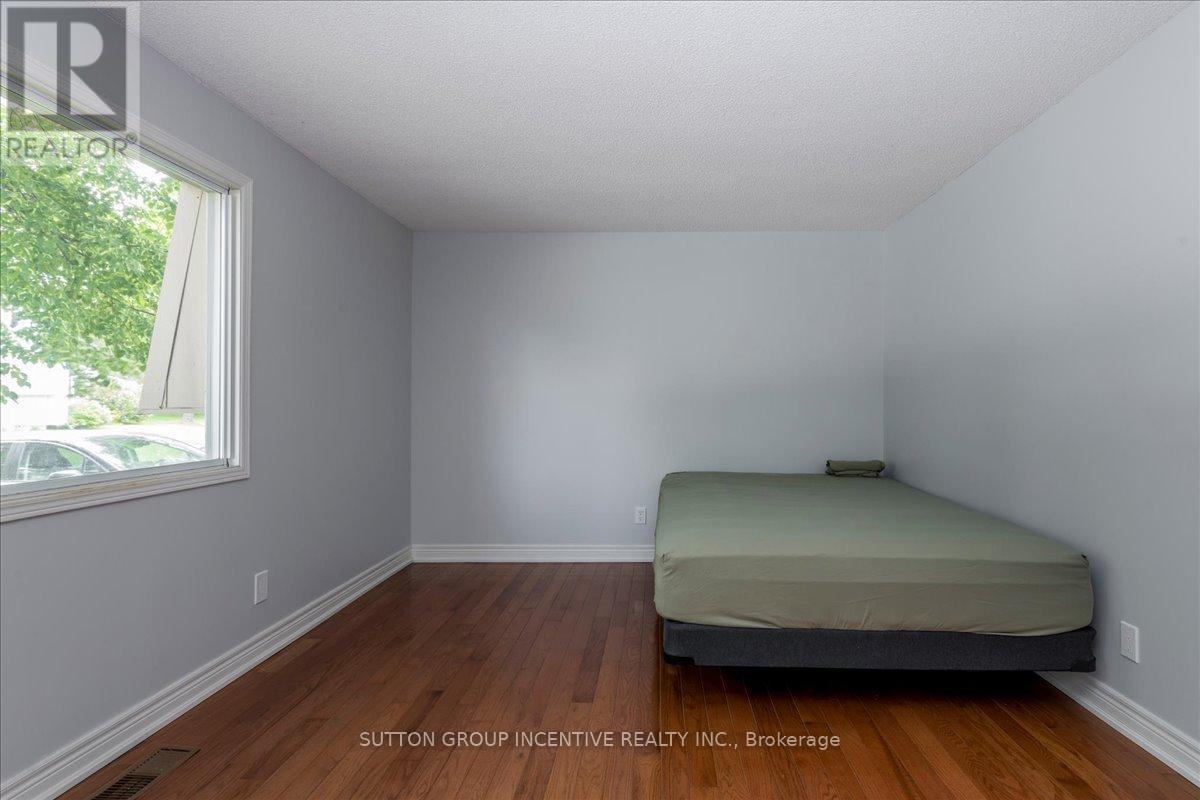 3 Comforts Cove, Innisfil, Ontario  L9S 1S3 - Photo 13 - N12226942