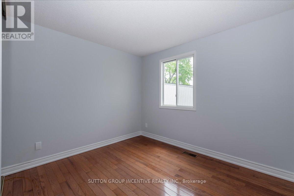 3 Comforts Cove, Innisfil, Ontario  L9S 1S3 - Photo 15 - N12226942