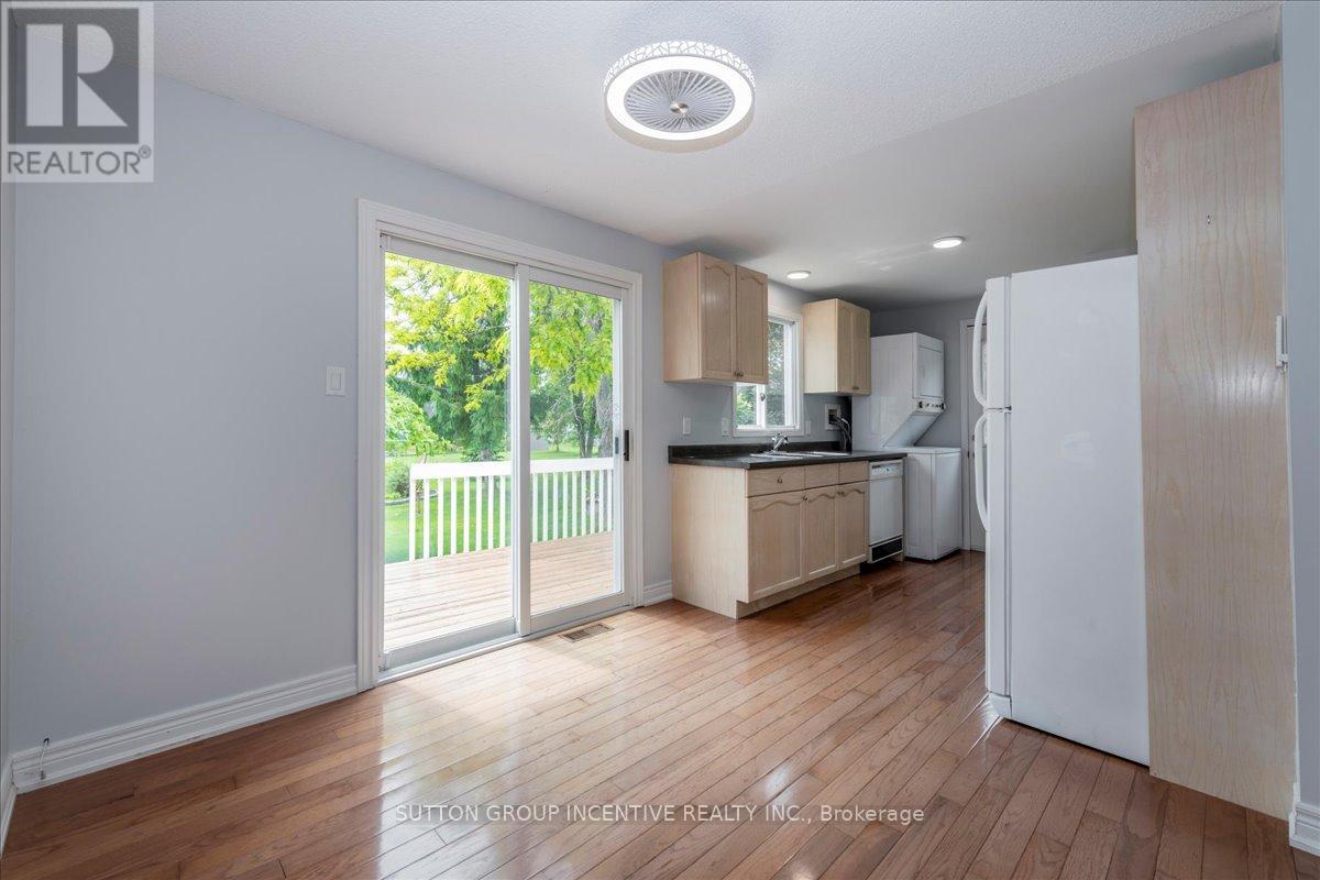 3 Comforts Cove, Innisfil, Ontario  L9S 1S3 - Photo 7 - N12226942