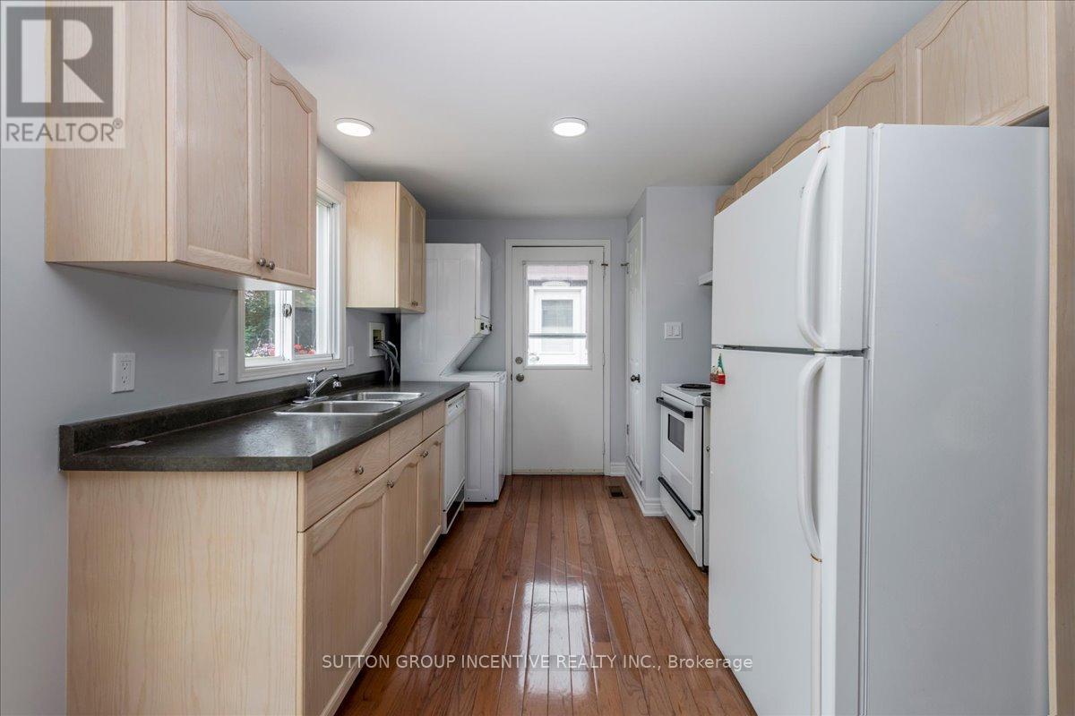 3 Comforts Cove, Innisfil, Ontario  L9S 1S3 - Photo 8 - N12226942