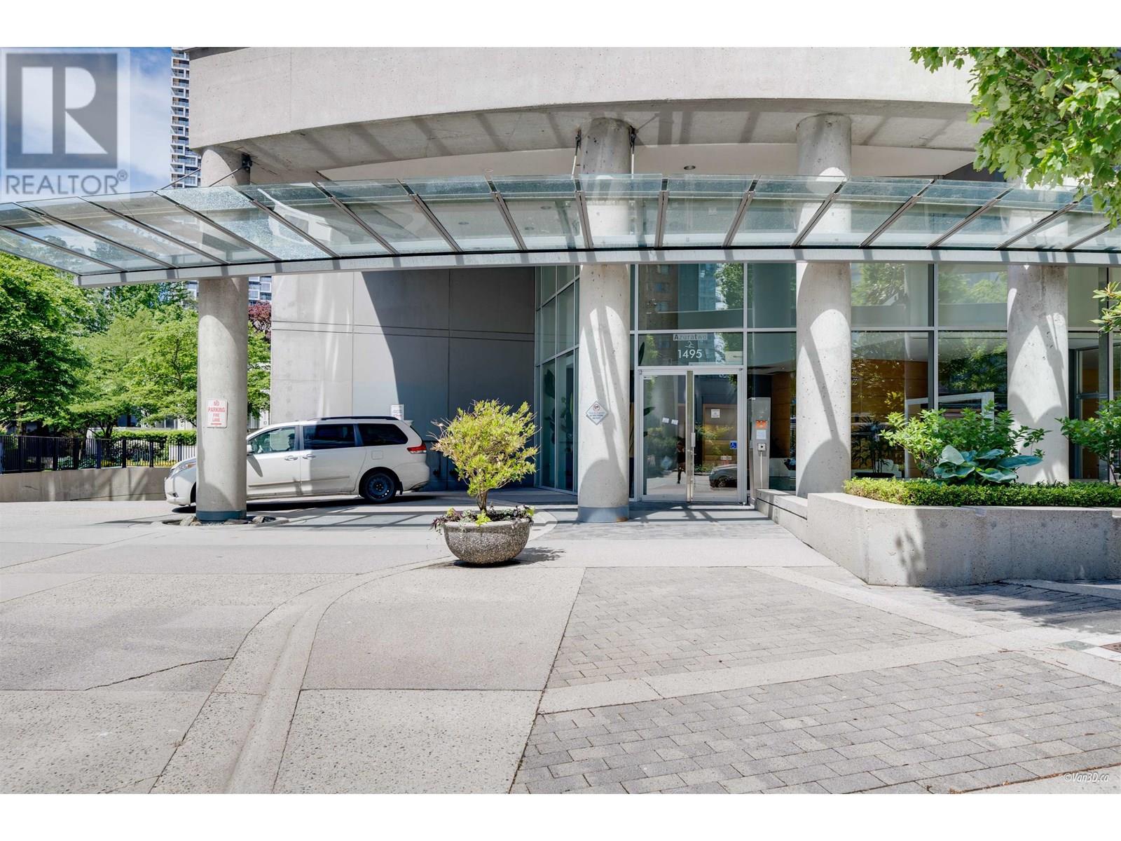 1701 1495 Richards Street, Vancouver, British Columbia  V6Z 3E3 - Photo 2 - R3013544