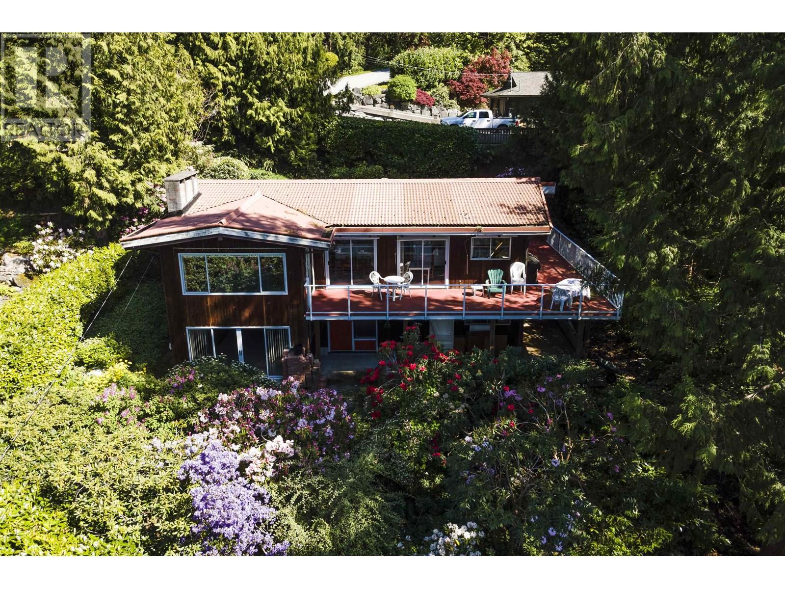 90 OCEANVIEW ROAD, Lions Bay, British Columbia