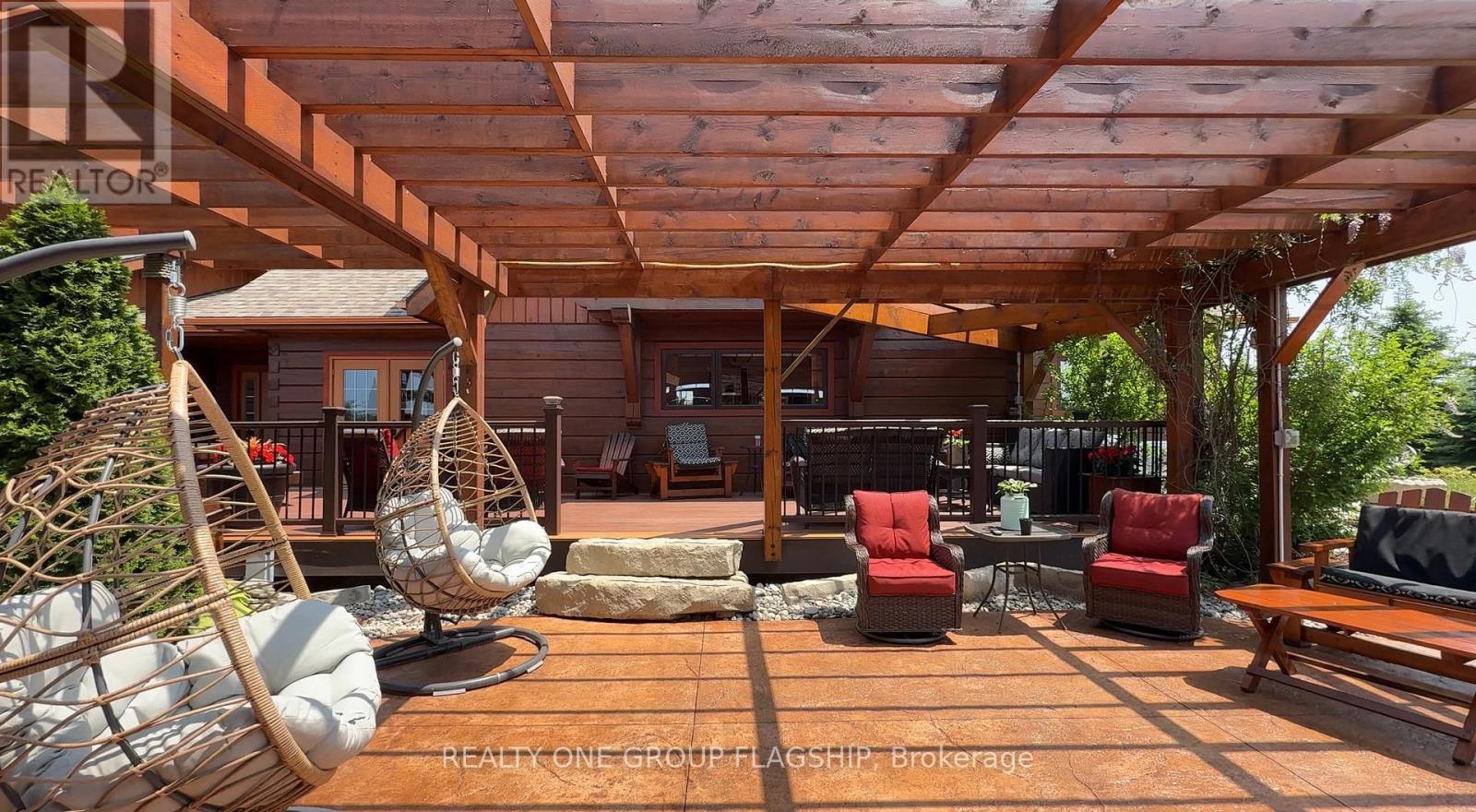 8529 Kinnaird Road, Lambton Shores (Bosanquet), Ontario  N0N 1J3 - Photo 3 - X12226873