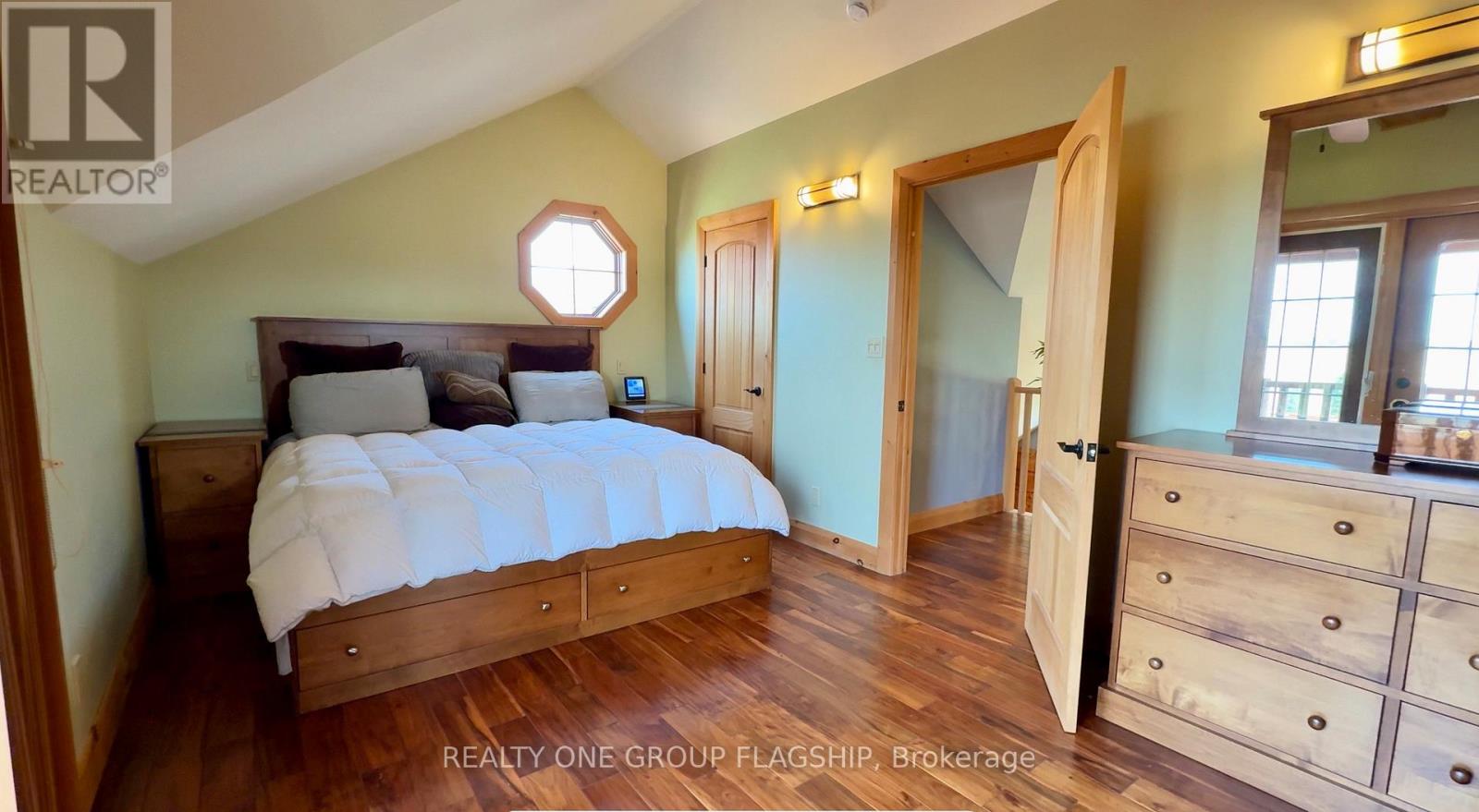 8529 Kinnaird Road, Lambton Shores (Bosanquet), Ontario  N0N 1J3 - Photo 36 - X12226873