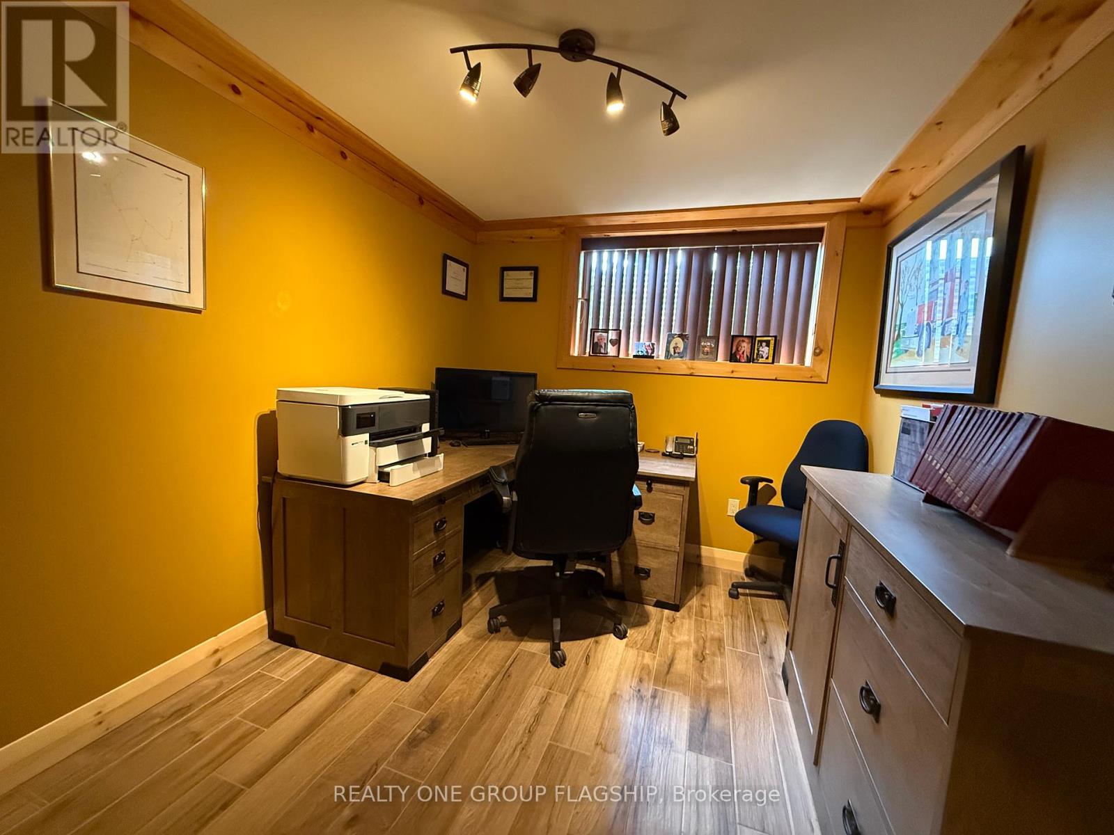 8529 Kinnaird Road, Lambton Shores (Bosanquet), Ontario  N0N 1J3 - Photo 44 - X12226873