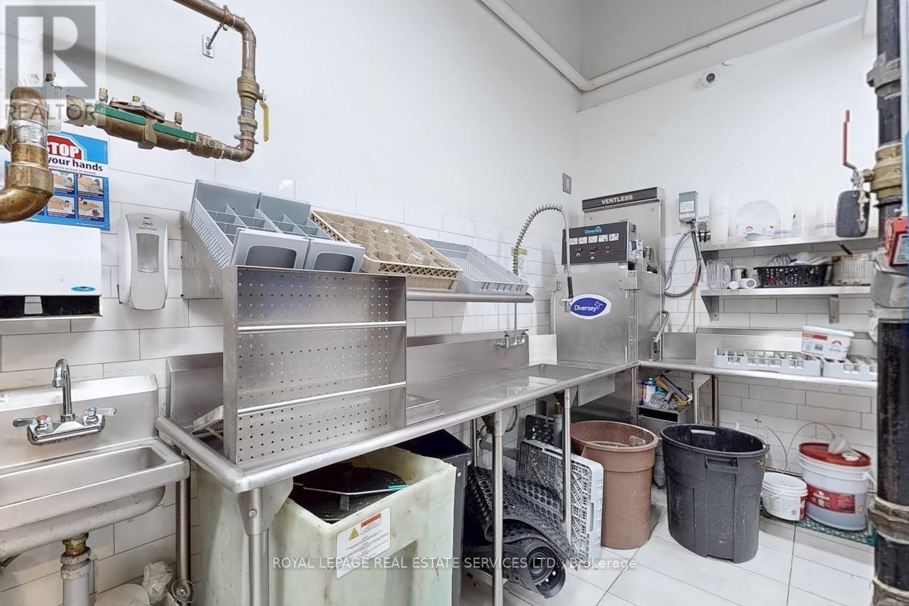 C - 300c Fourth Avenue, St. Catharines (Ridley), Ontario  L2S 0E6 - Photo 31 - X12226932