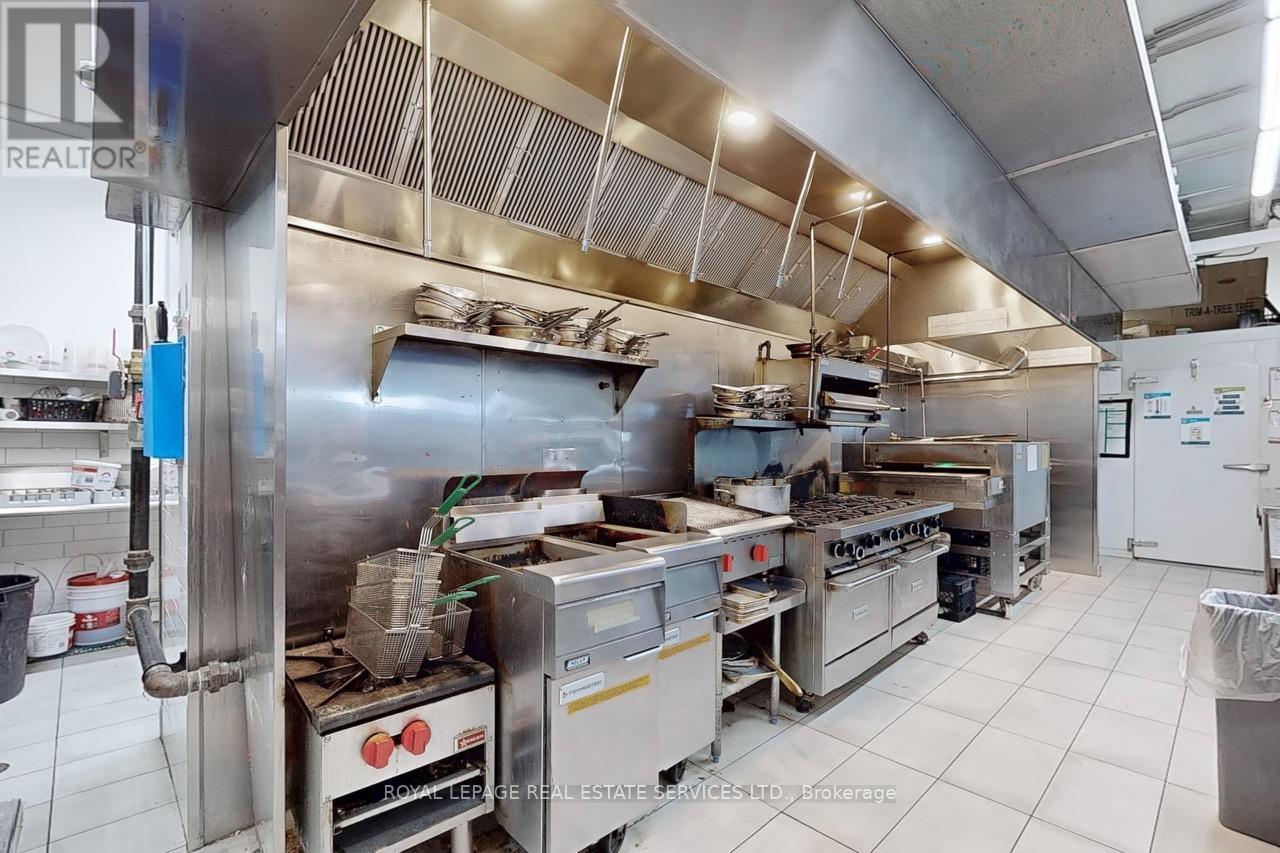 C - 300c Fourth Avenue, St. Catharines (Ridley), Ontario  L2S 0E6 - Photo 32 - X12226932