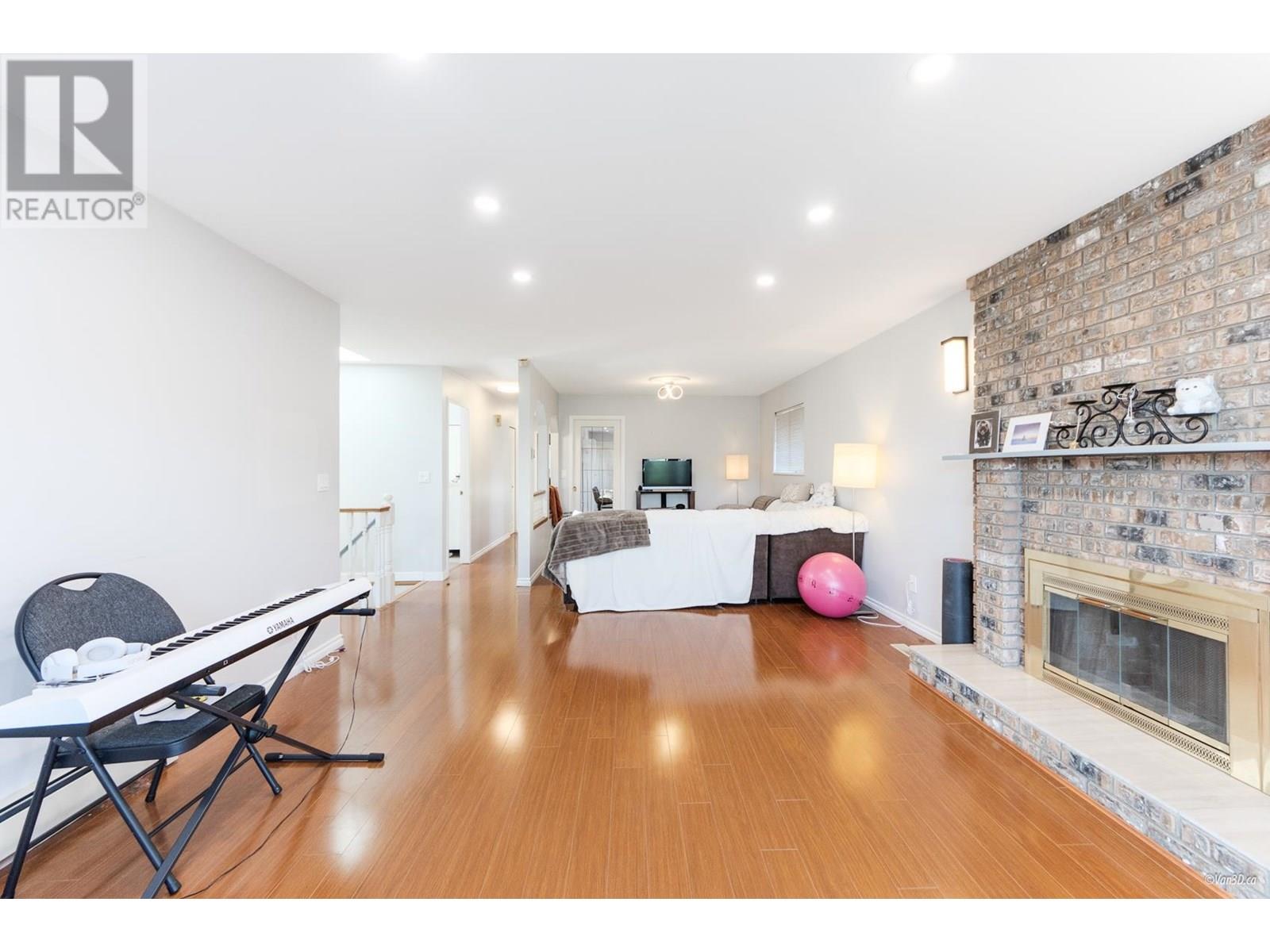 Property at 5462 MANOR STREET image 4