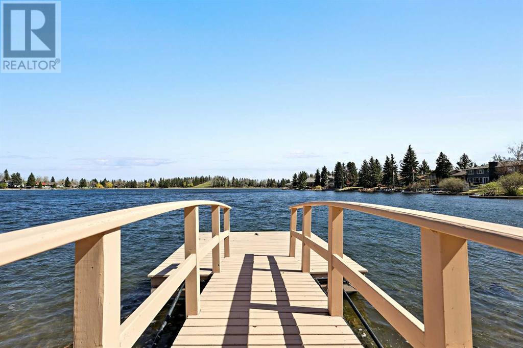 Property at 104 Midpark Crescent SE image 1