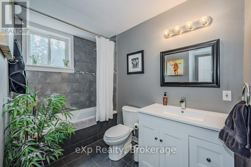 8 Malvern Crescent, Guelph, Ontario  N1L 1G8 - Photo 29 - X12227012