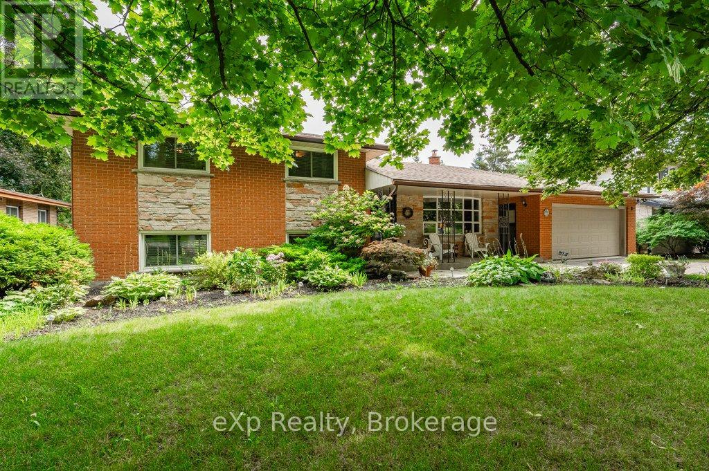 Property at 8 MALVERN CRESCENT image 4