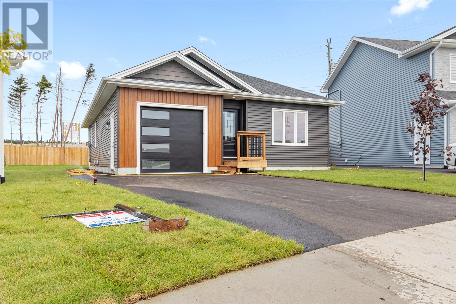 Property at 7 Fencer Place image 3