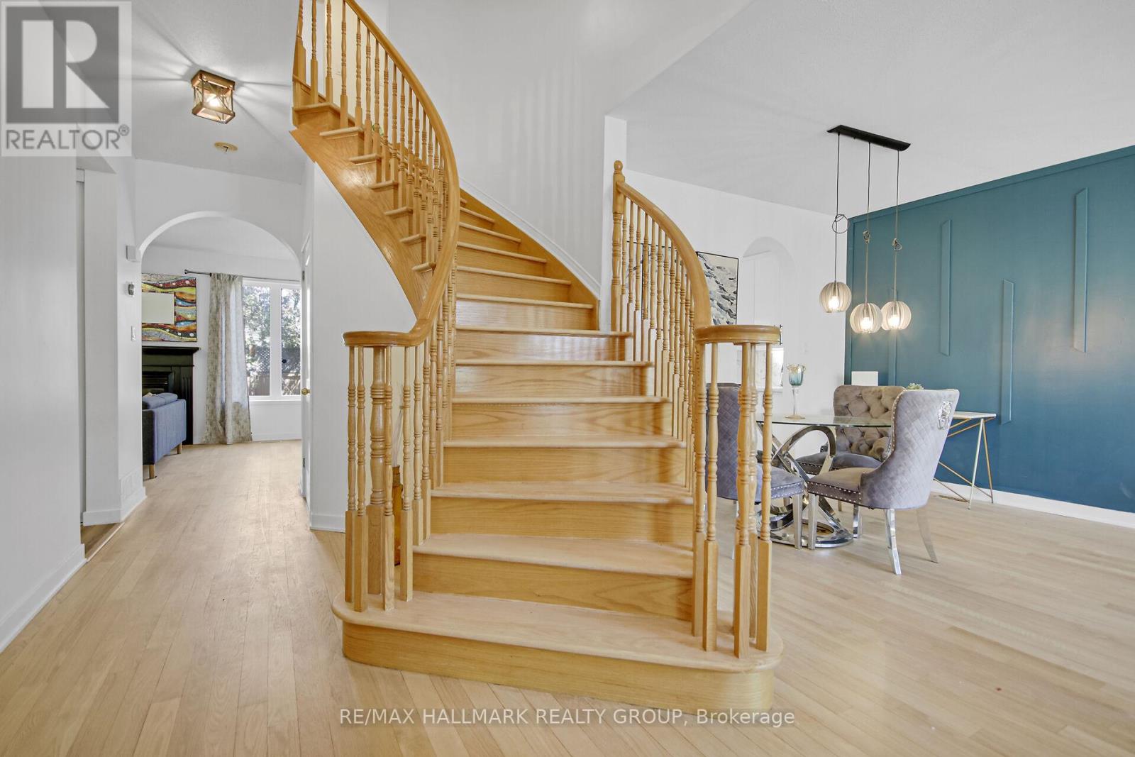Property at 206 ANNAPOLIS CIRCLE image 3