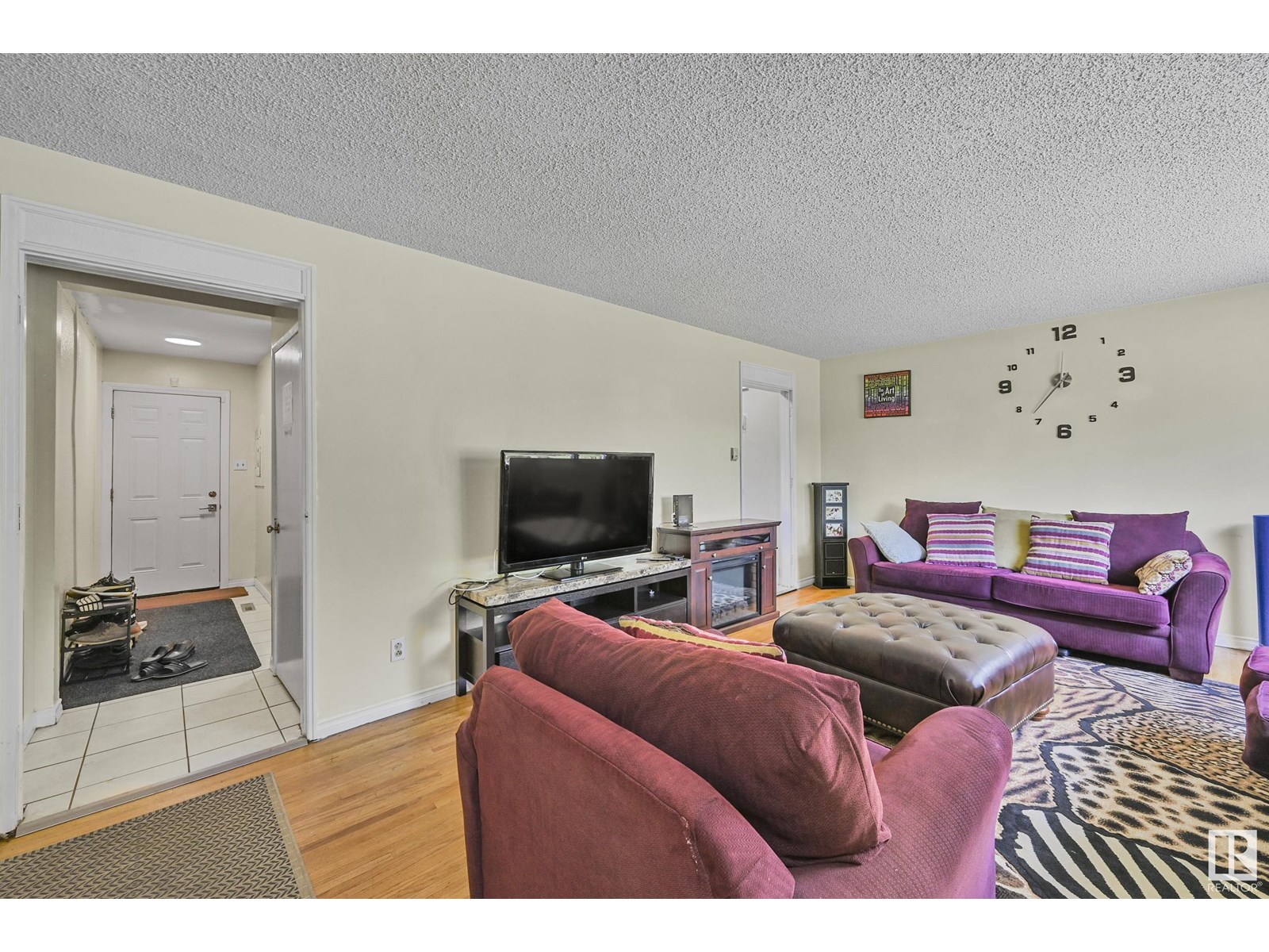 Property at 13212 83 ST NW image 2
