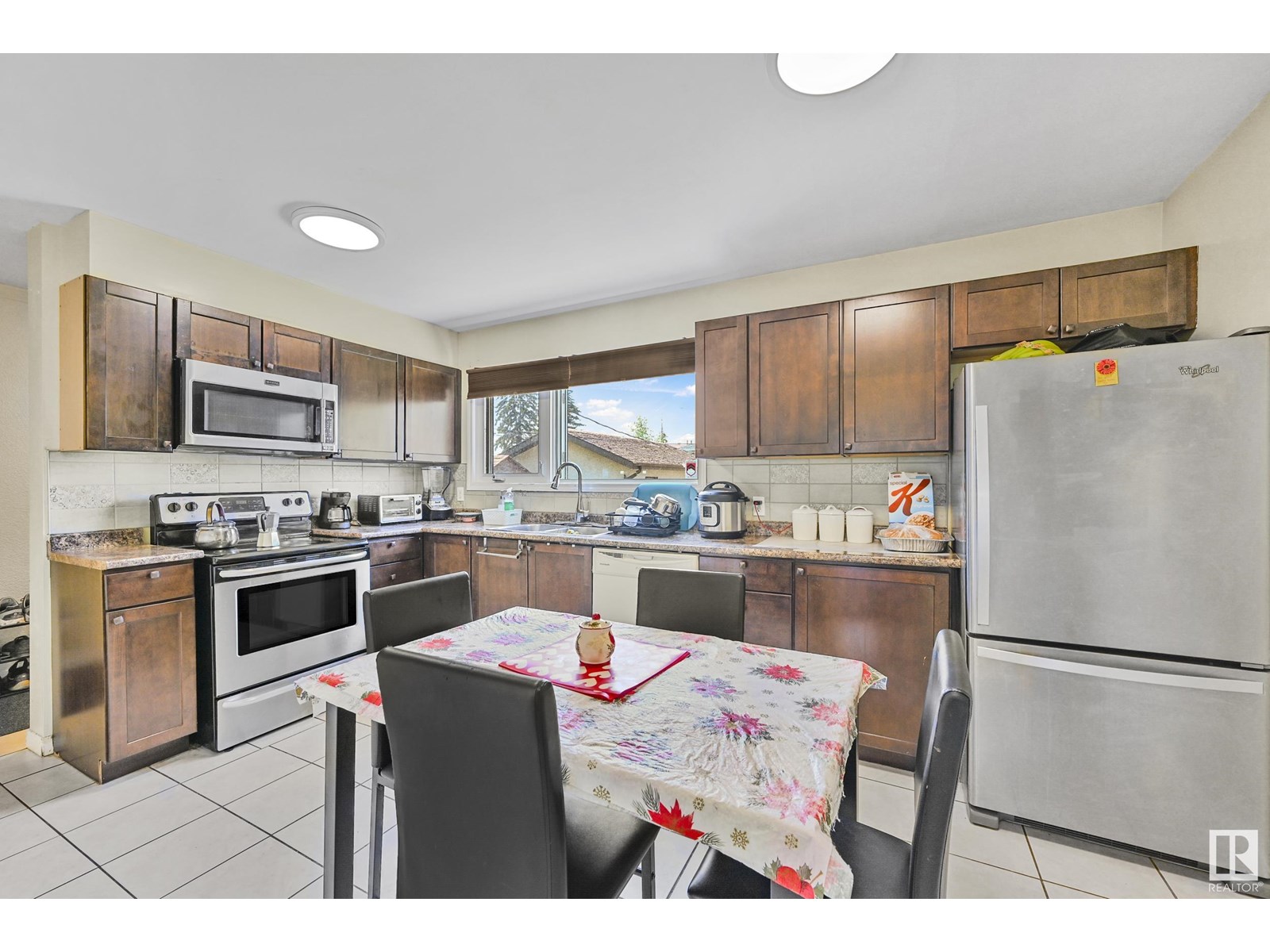 Property at 13212 83 ST NW image 5