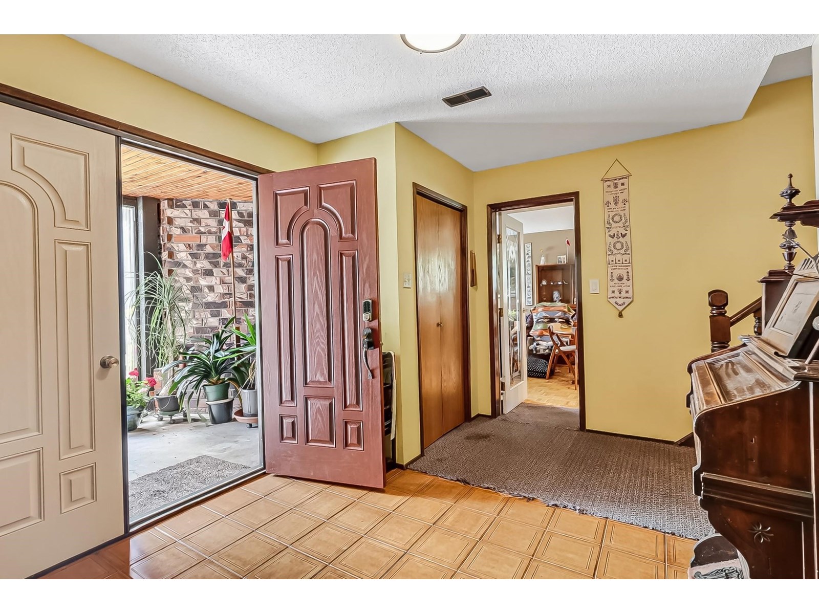 18073 19a Avenue, Surrey, British Columbia V3Z 9V2 - Photo 9 - R3010403