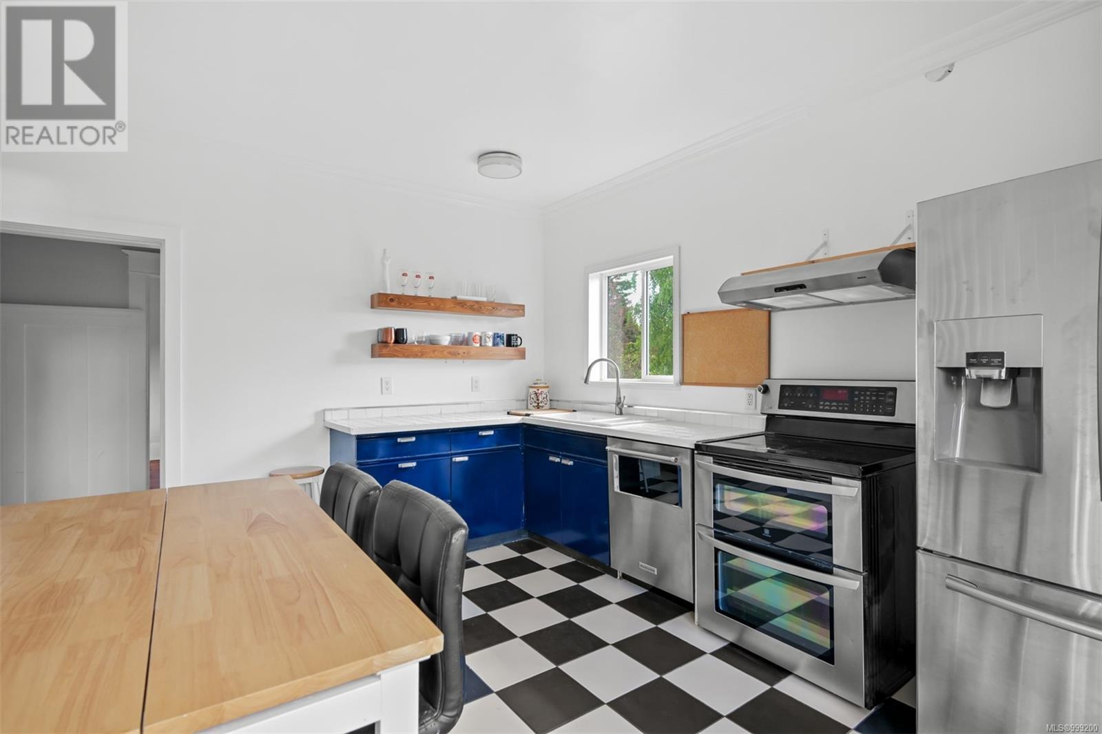 Property at 3035 Millgrove St image 4