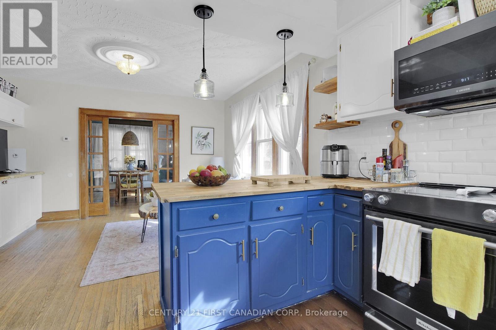 196 Queen Street, West Elgin (Rodney), Ontario  N0L 2C0 - Photo 13 - X12227092