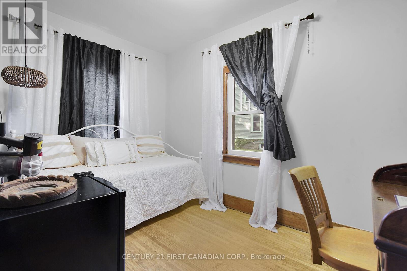 196 Queen Street, West Elgin (Rodney), Ontario  N0L 2C0 - Photo 15 - X12227092