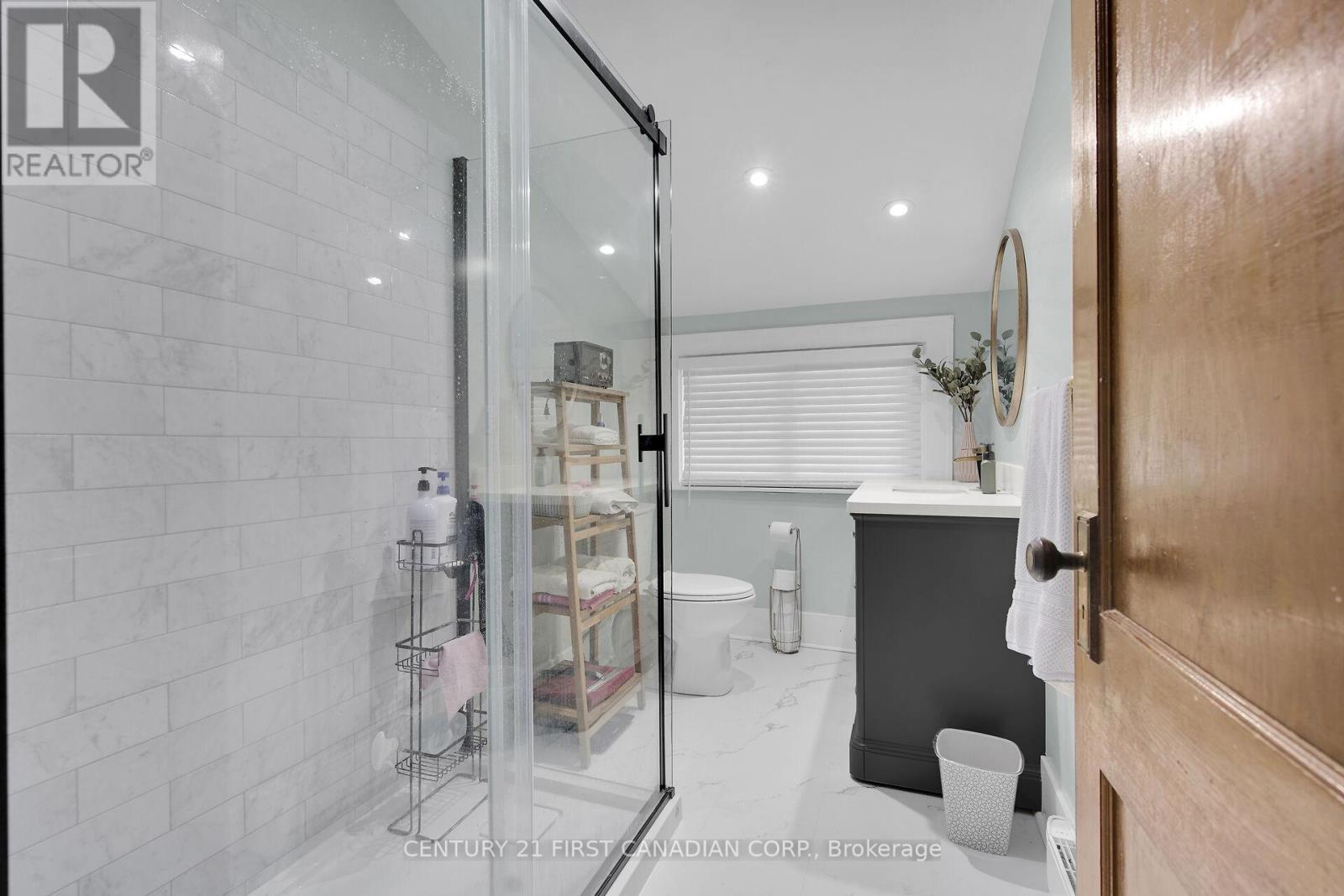 196 Queen Street, West Elgin (Rodney), Ontario  N0L 2C0 - Photo 19 - X12227092