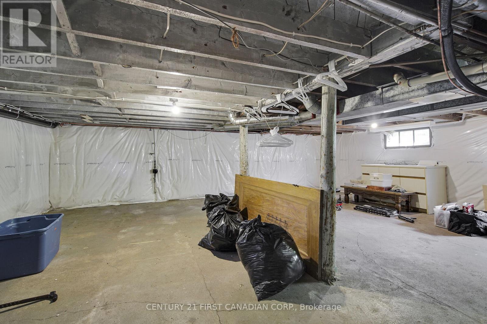 196 Queen Street, West Elgin (Rodney), Ontario  N0L 2C0 - Photo 27 - X12227092