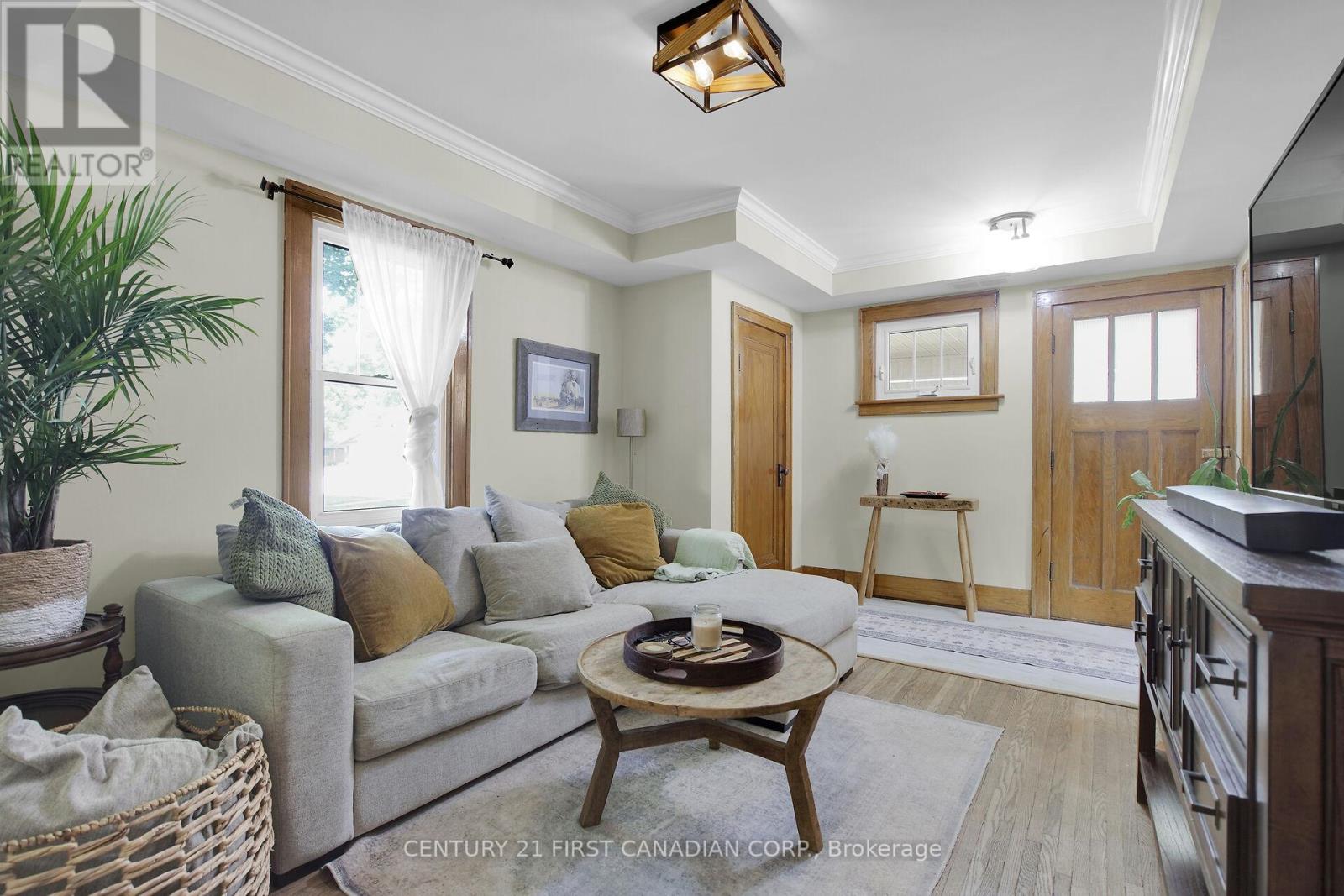 196 Queen Street, West Elgin (Rodney), Ontario  N0L 2C0 - Photo 4 - X12227092