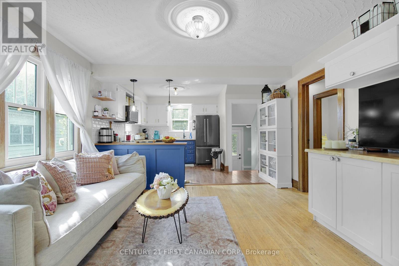 196 Queen Street, West Elgin (Rodney), Ontario  N0L 2C0 - Photo 7 - X12227092