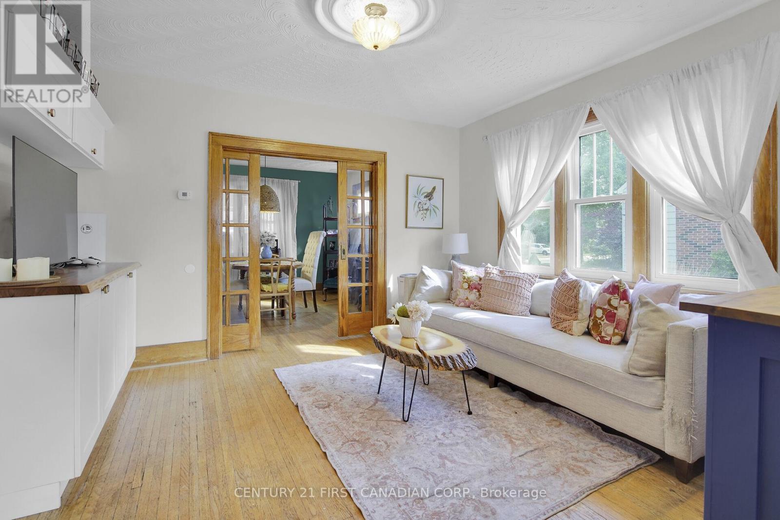 196 Queen Street, West Elgin (Rodney), Ontario  N0L 2C0 - Photo 8 - X12227092