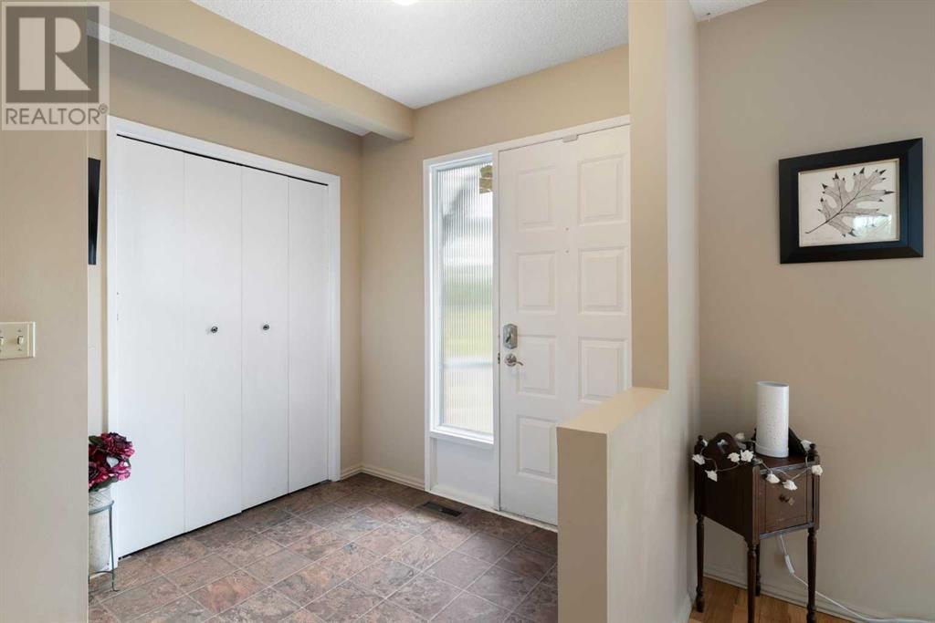 Property at 56 Deerview Place SE image 4