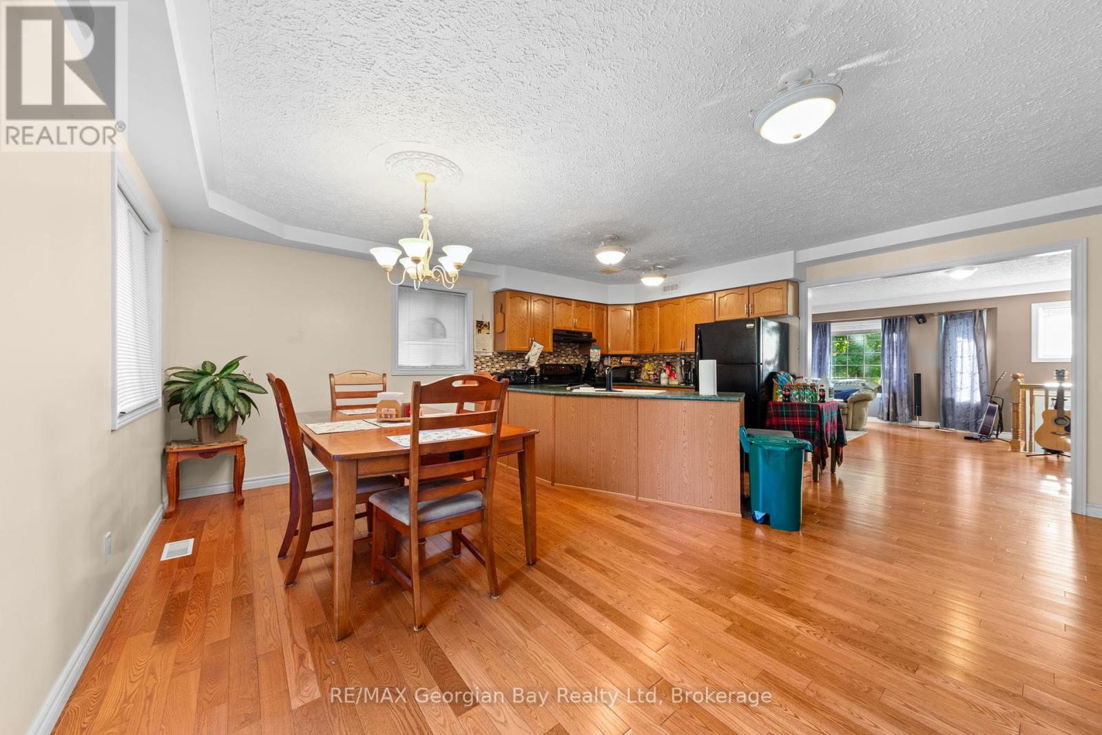 477 Albert Street, Tay (Victoria Harbour), Ontario  L0K 2A0 - Photo 8 - S12227183