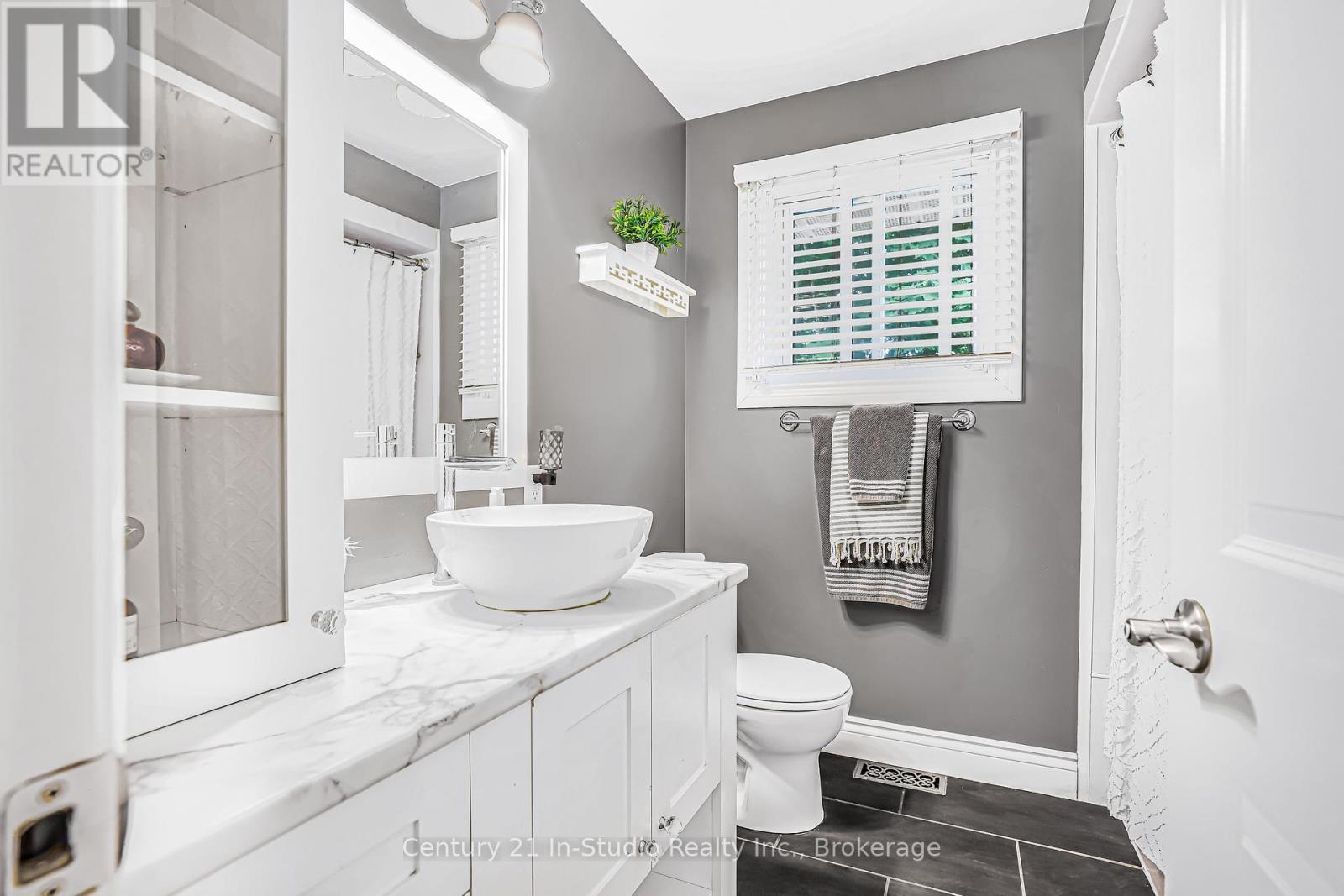 372 St Albert Street, Kincardine, Ontario  N2Z 2V3 - Photo 30 - X12227177