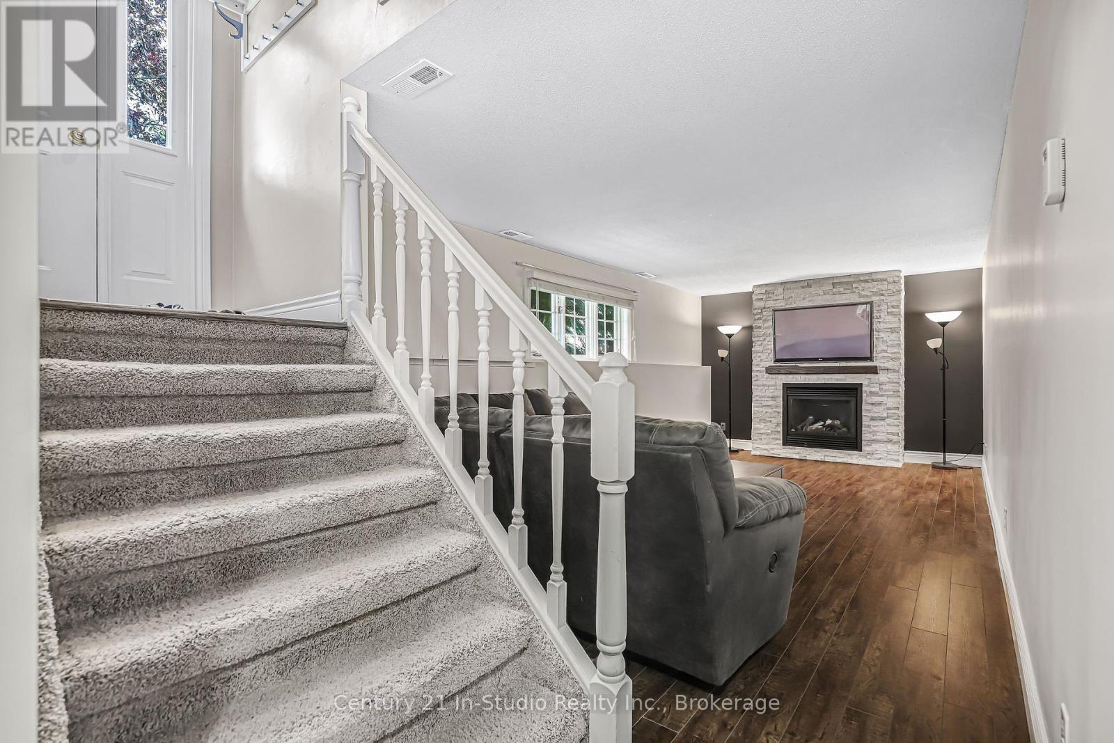 372 St Albert Street, Kincardine, Ontario  N2Z 2V3 - Photo 35 - X12227177