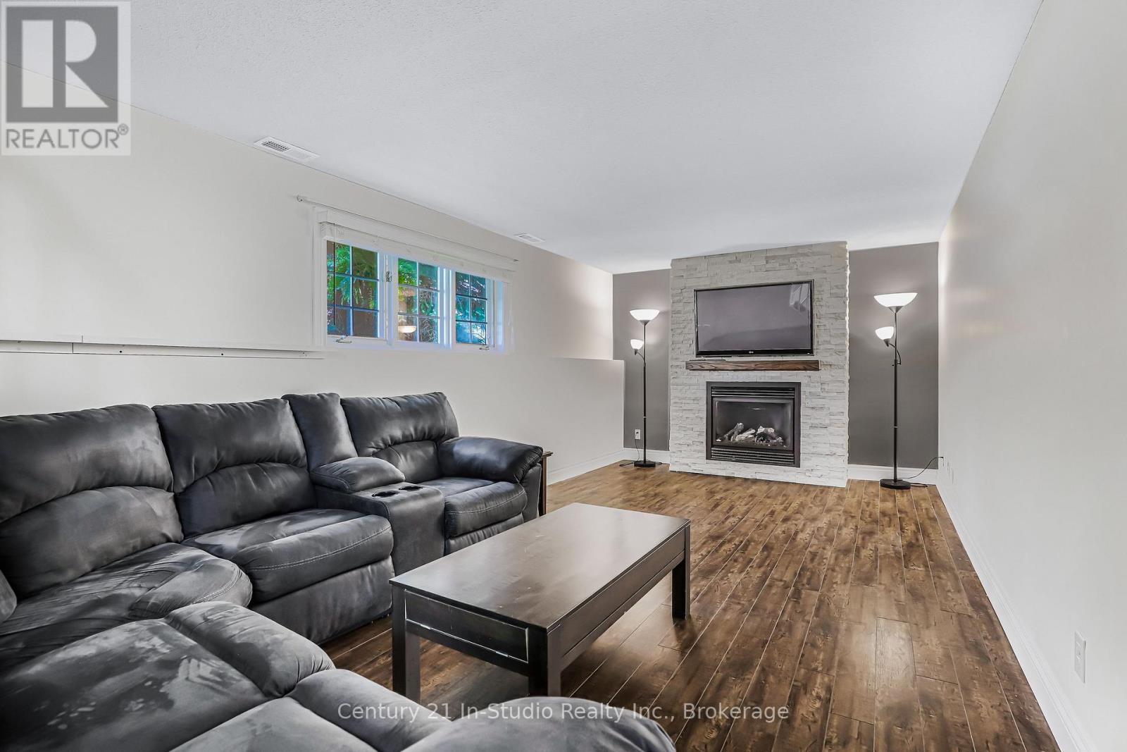 372 St Albert Street, Kincardine, Ontario  N2Z 2V3 - Photo 36 - X12227177