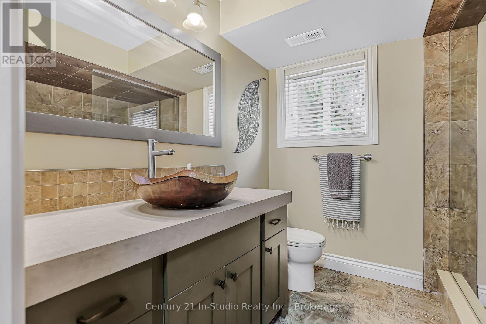 372 St Albert Street, Kincardine, Ontario  N2Z 2V3 - Photo 40 - X12227177
