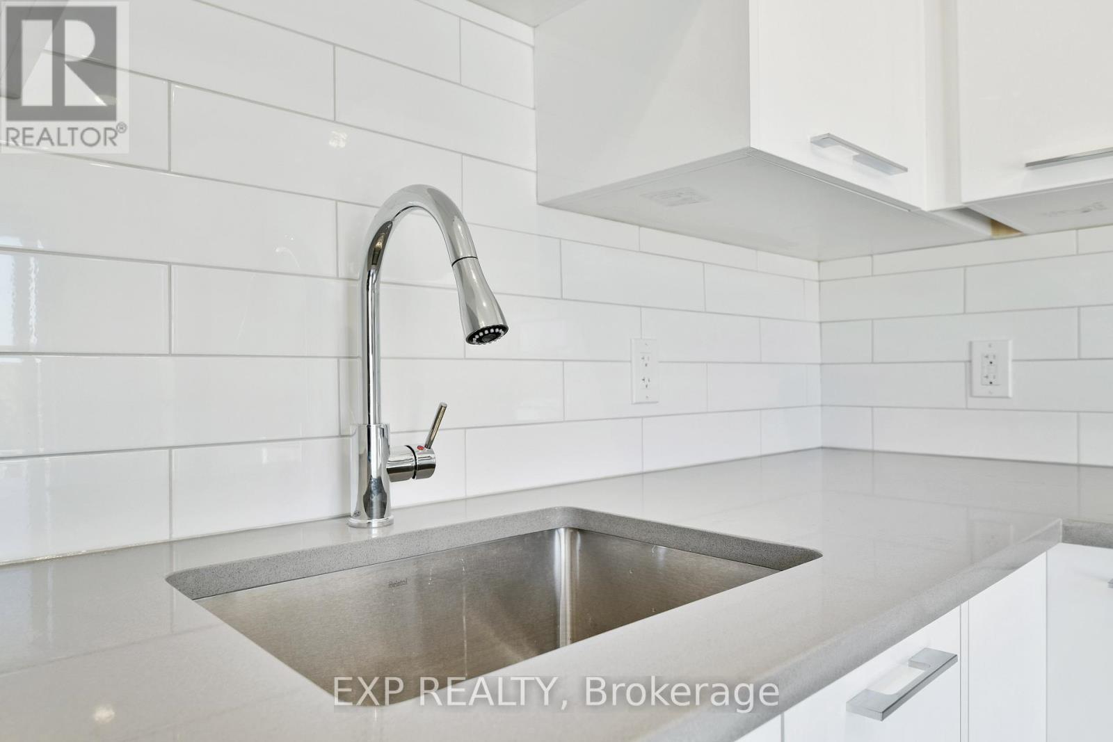 369 Lafontaine Avenue, Ottawa, Ontario  K1L 6X9 - Photo 6 - X12197818