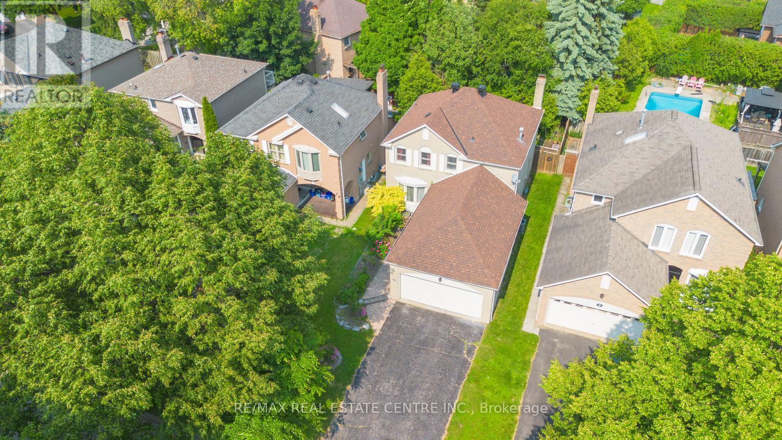 Property at 48 HETTERSLEY DRIVE W image 3