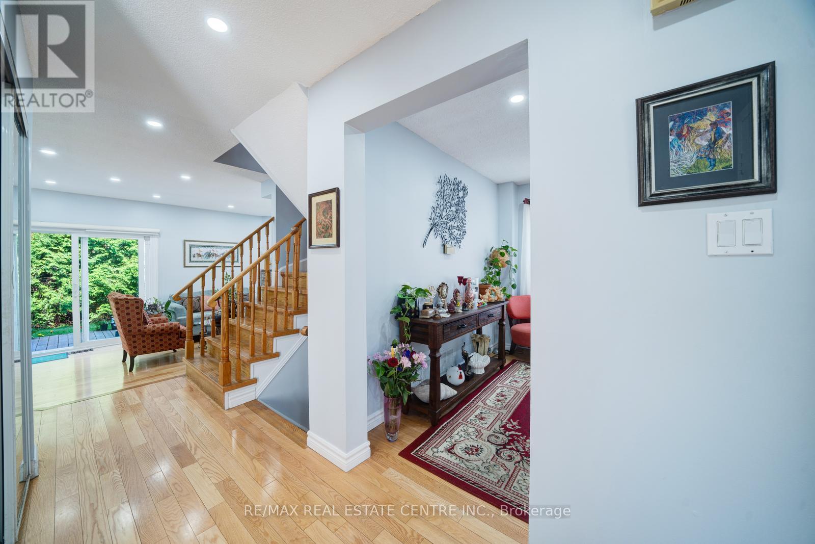 Property at 48 HETTERSLEY DRIVE W image 5