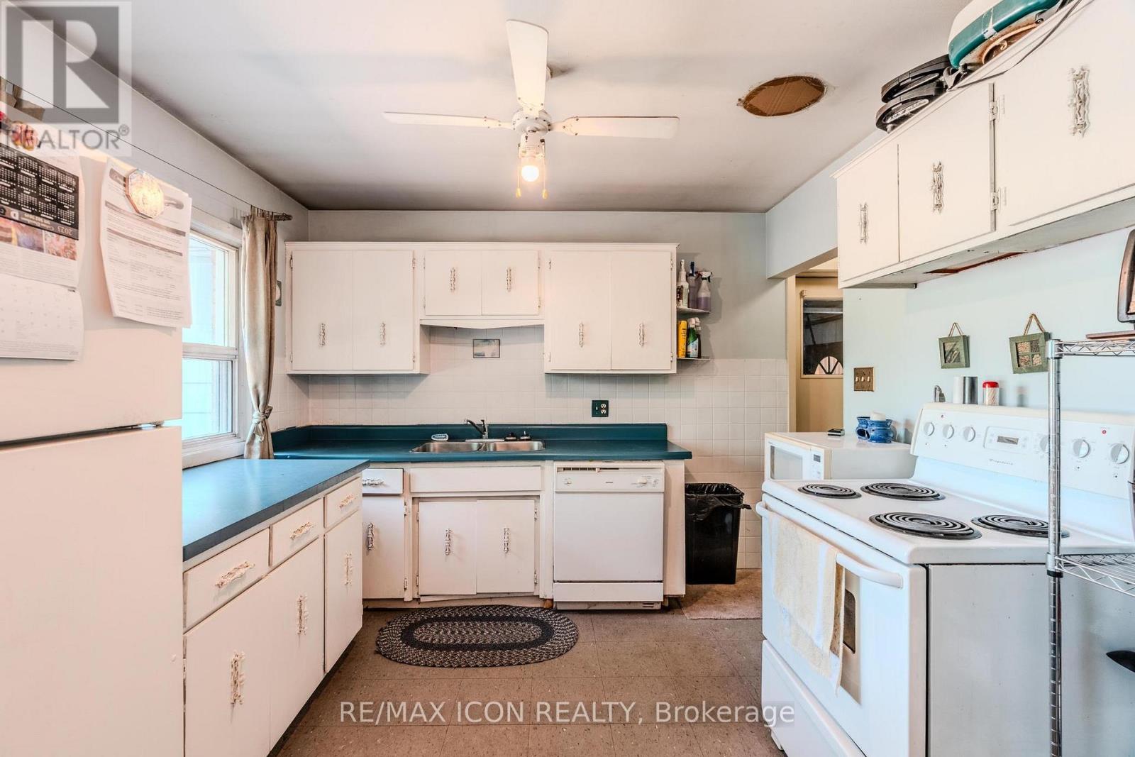Property at 173 WESTMOUNT ROAD E image 5