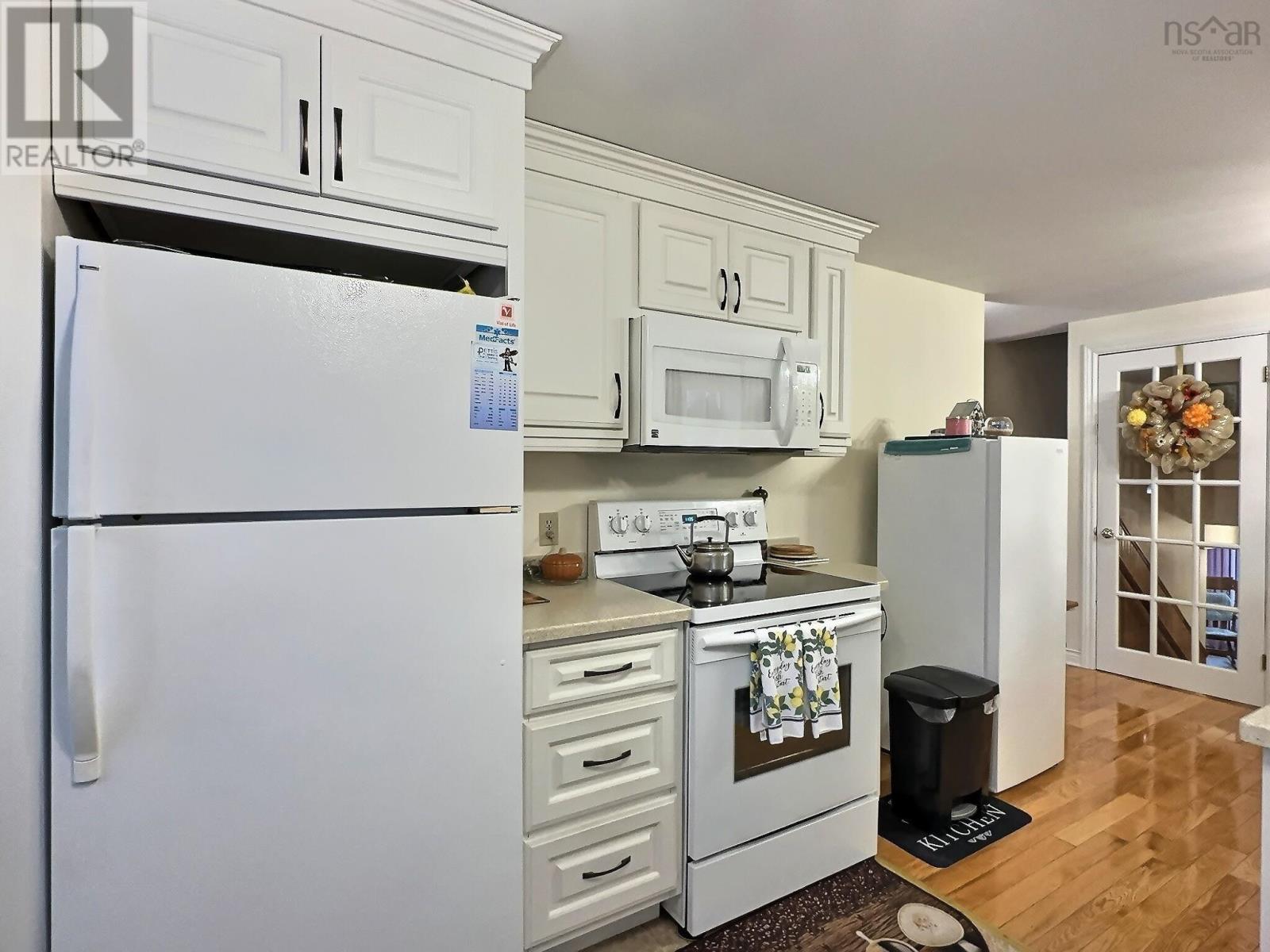 Property at 16 Thompson Drive image 3