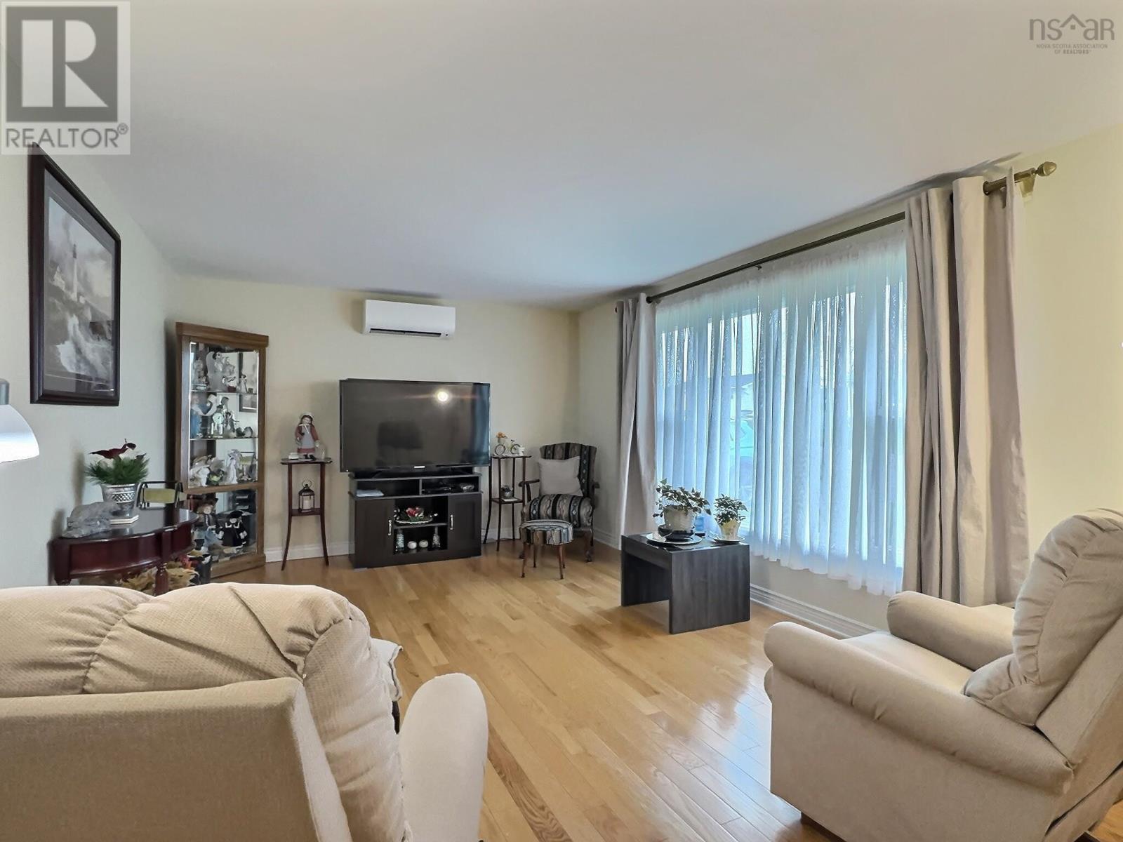 Property at 16 Thompson Drive image 5