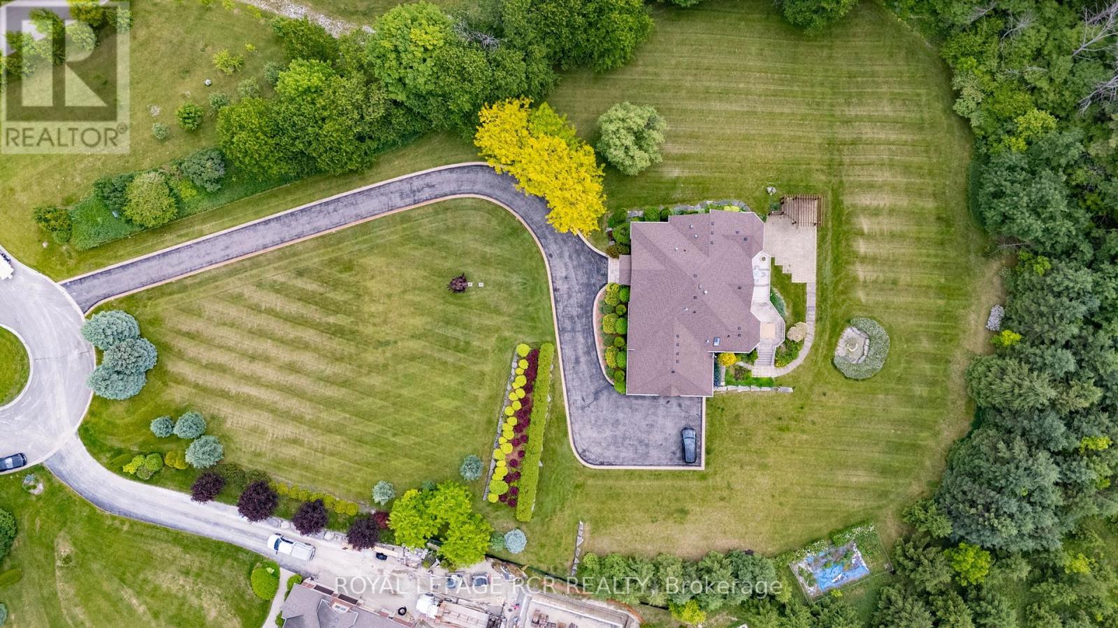 Property at 5 WOODLOT COURT image 2