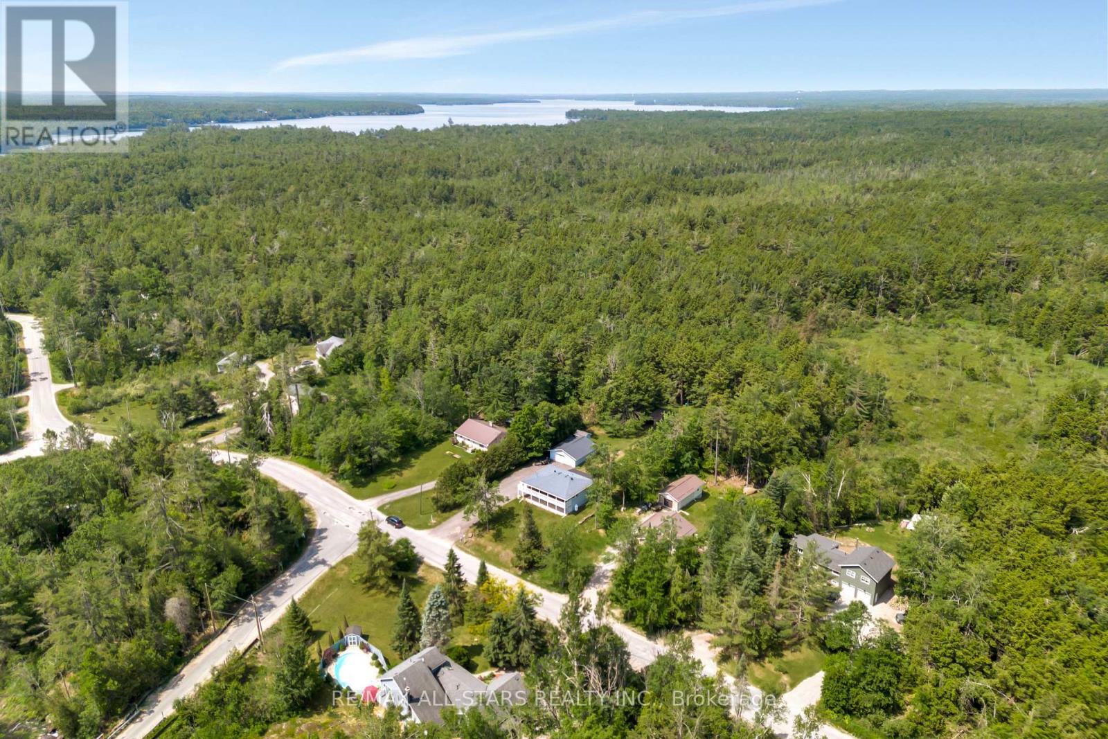Property at 394 KENNEDY DRIVE image 2