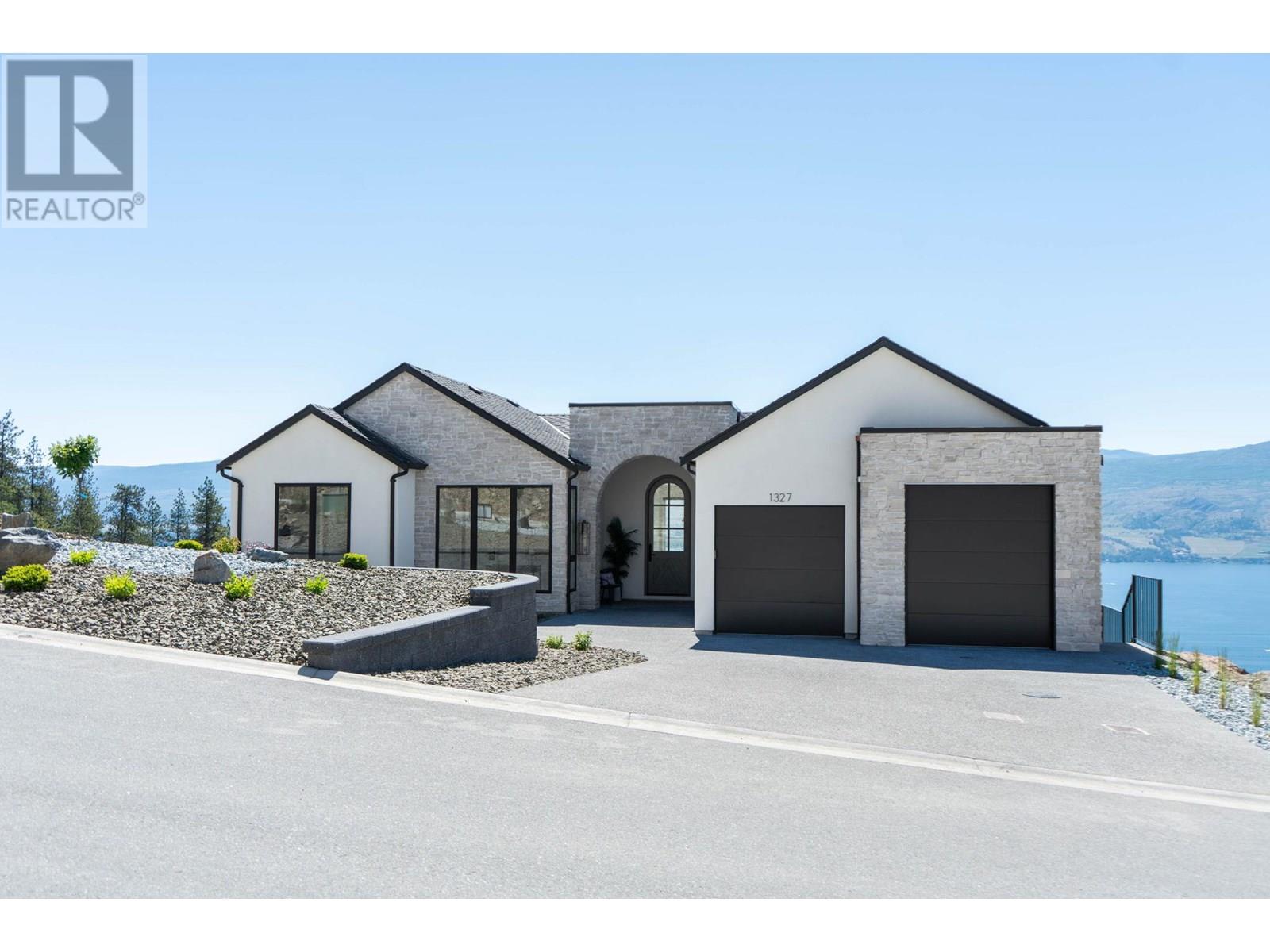 Property at 1327 Vineyard Drive image 2