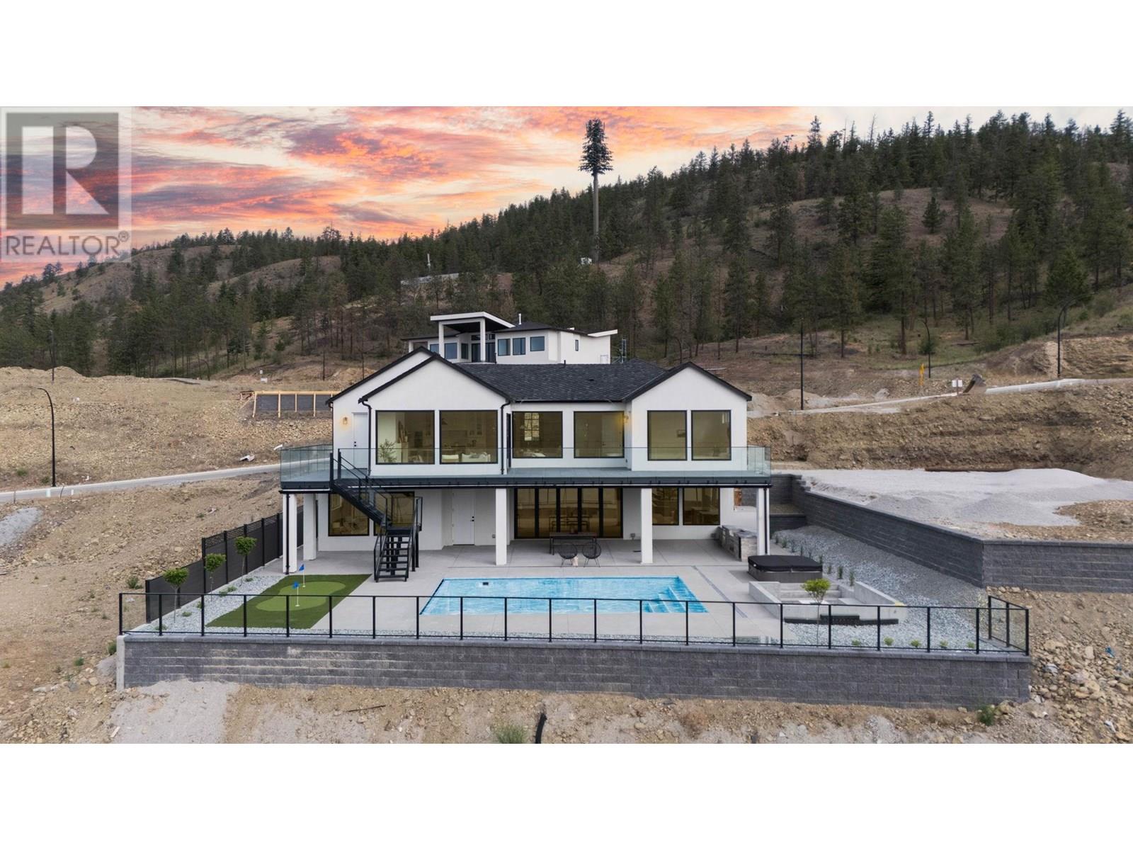 Property at 1327 Vineyard Drive image 5